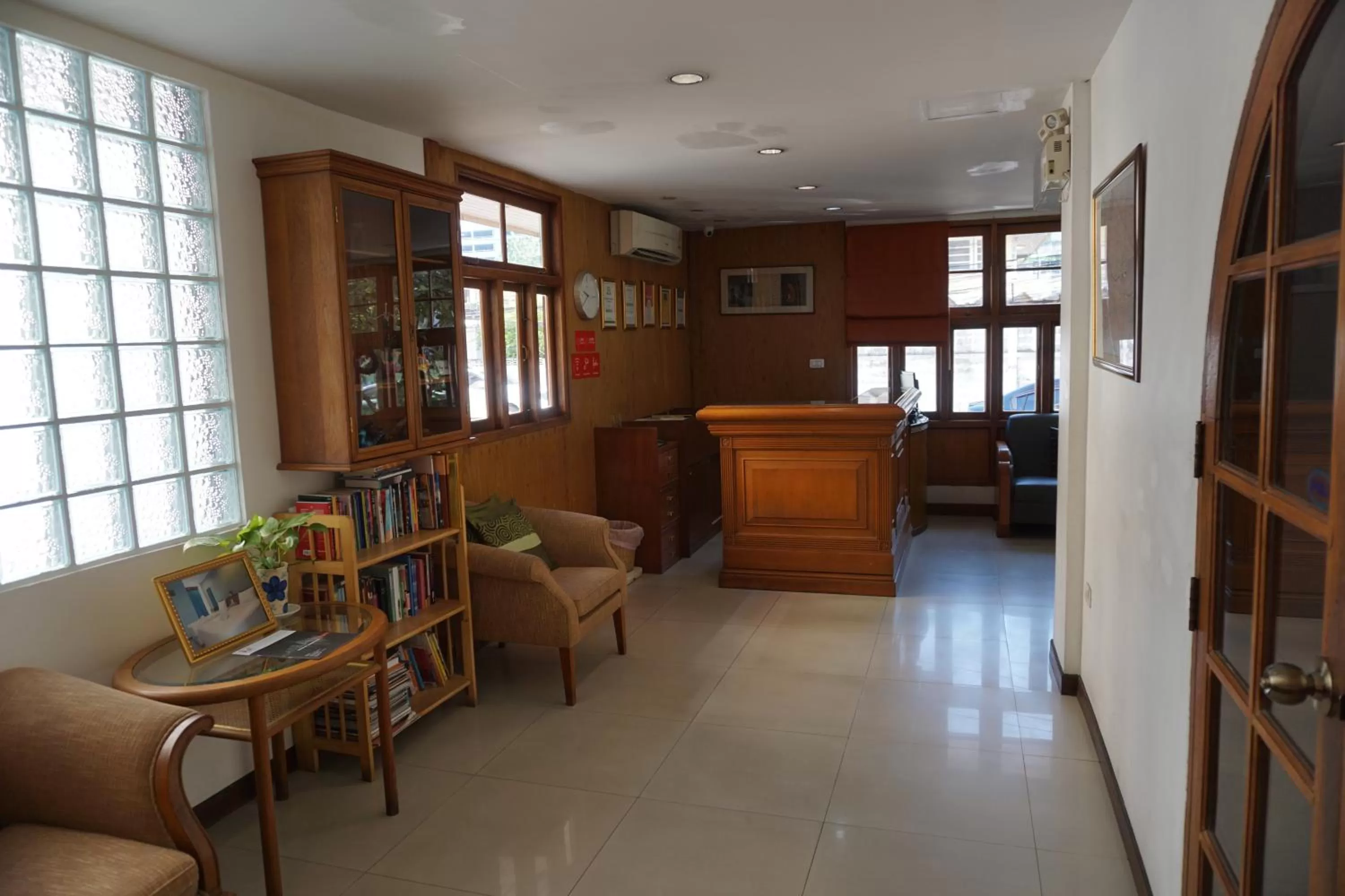 Library in JL Bangkok Hotel