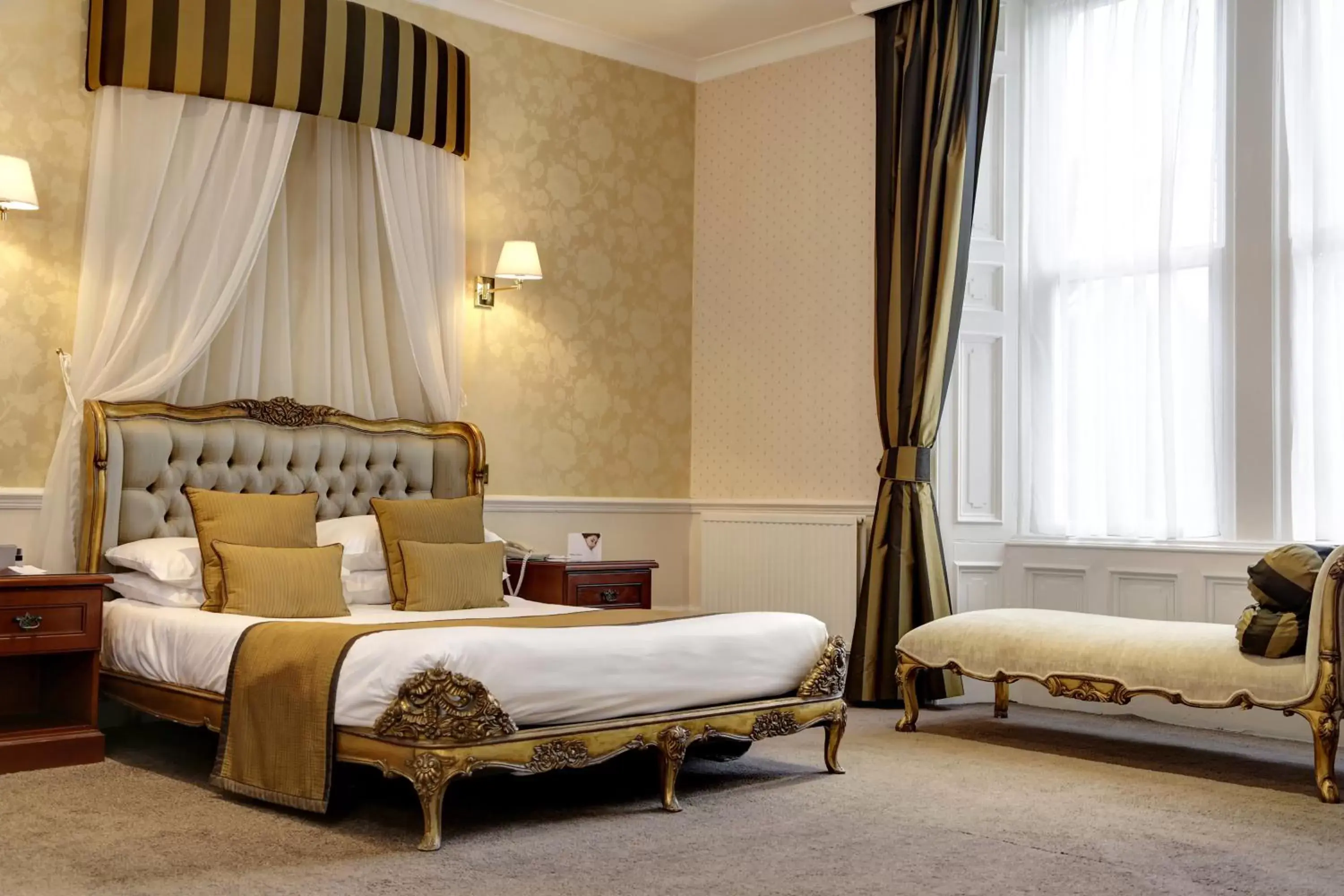 Superior King Suite in Burnley North Oaks Hotel and Leisure Club
