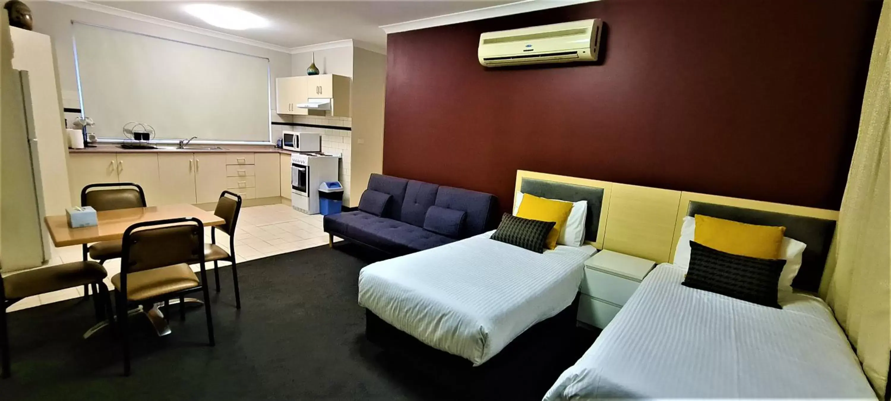 Living room, Seating Area in Brunswick Tower Hotel