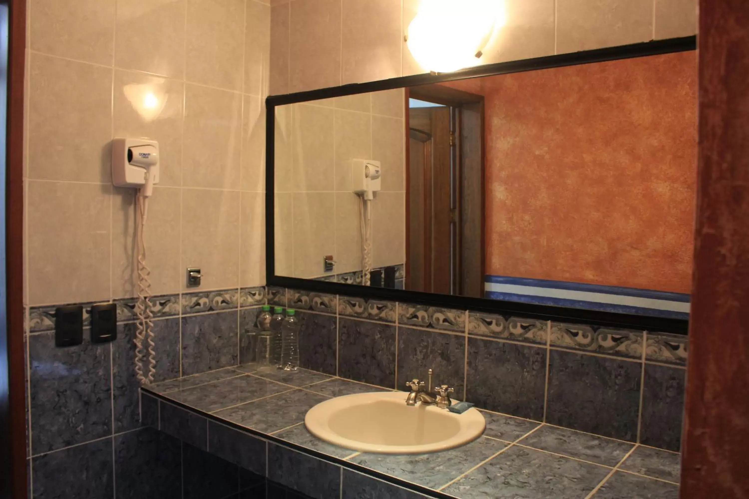 Bathroom in Hotel Meson del Puente