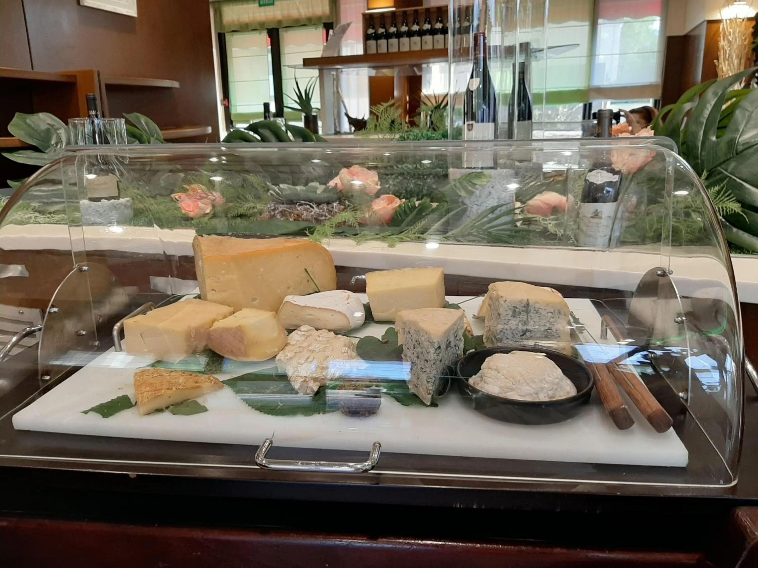 Restaurant/places to eat in Kyriad Hotel Nevers Centre