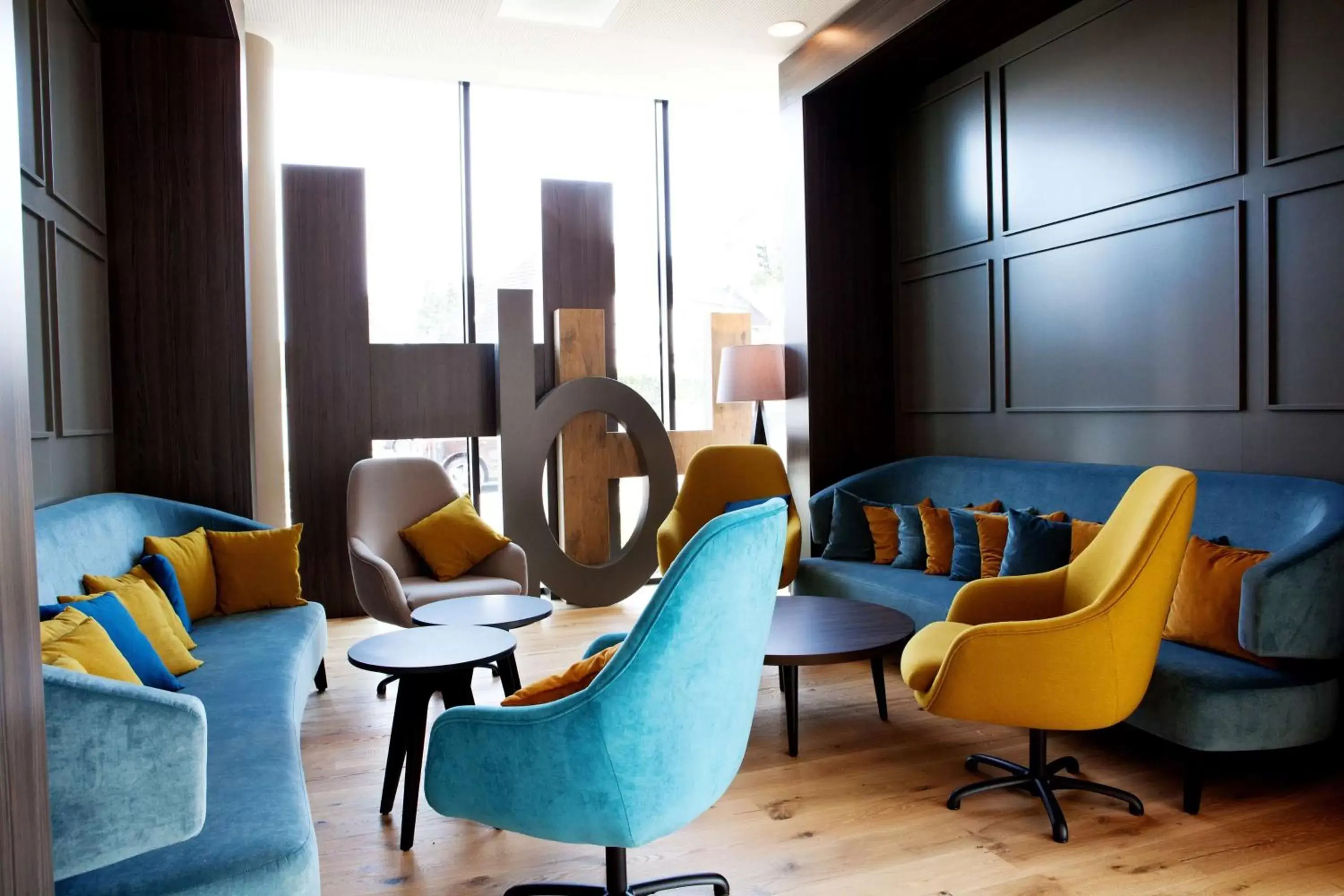 Lobby or reception in Hampton By Hilton Aachen Tivoli