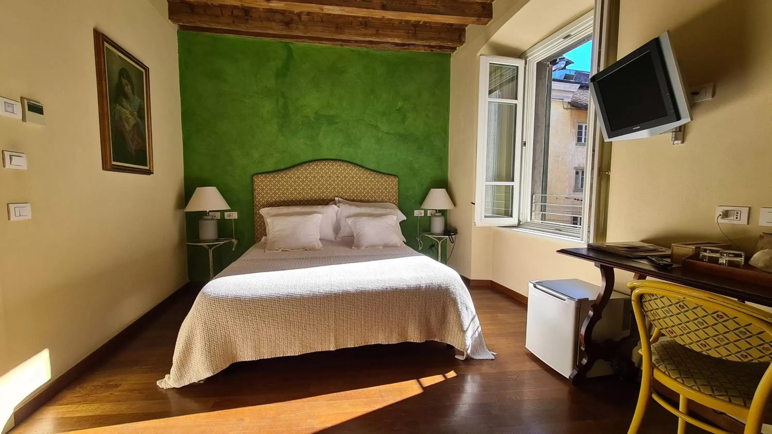 Photo of the whole room, Bed in Hotel Piazza Vecchia