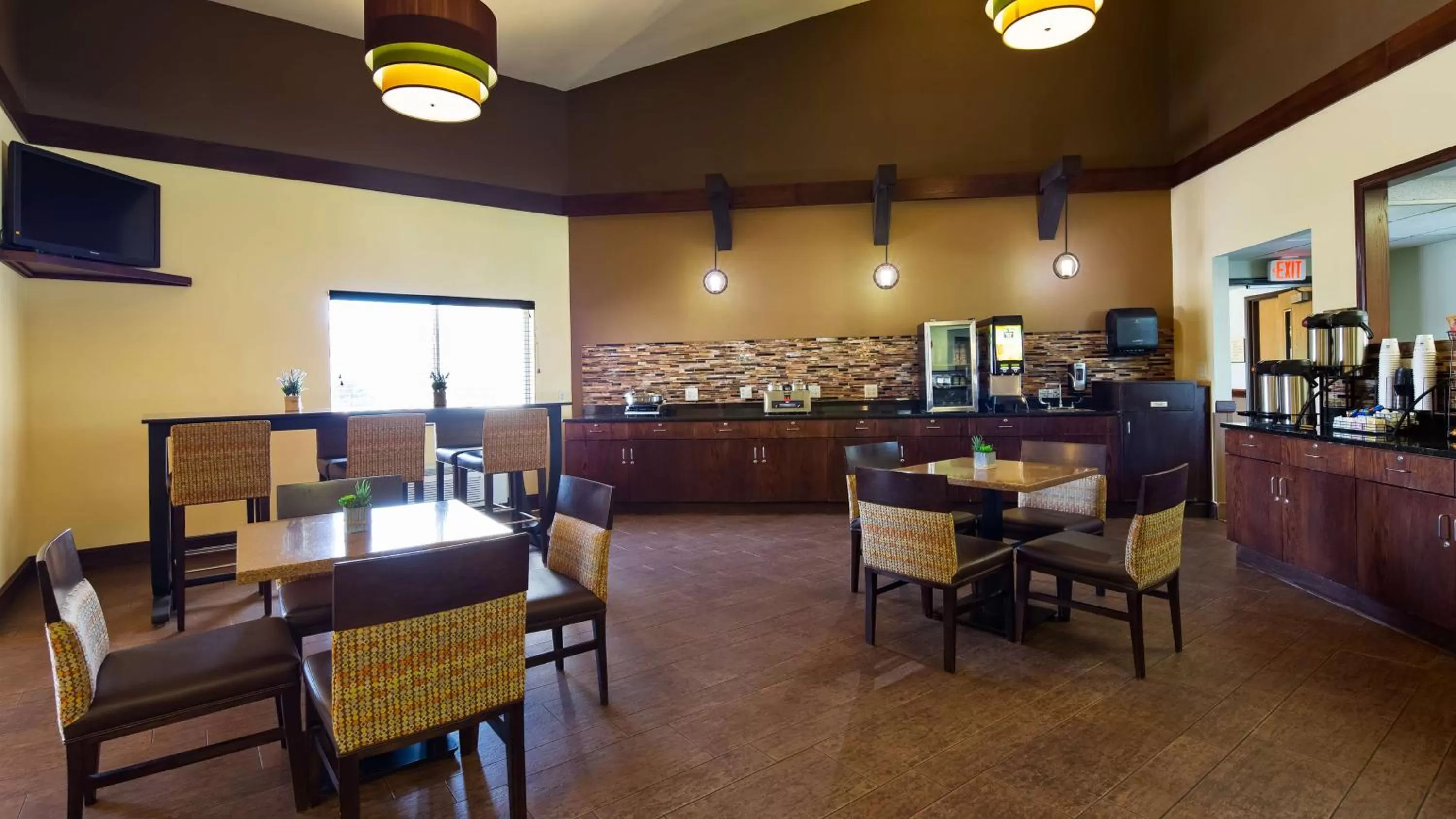 Restaurant/places to eat in Best Western Sundowner