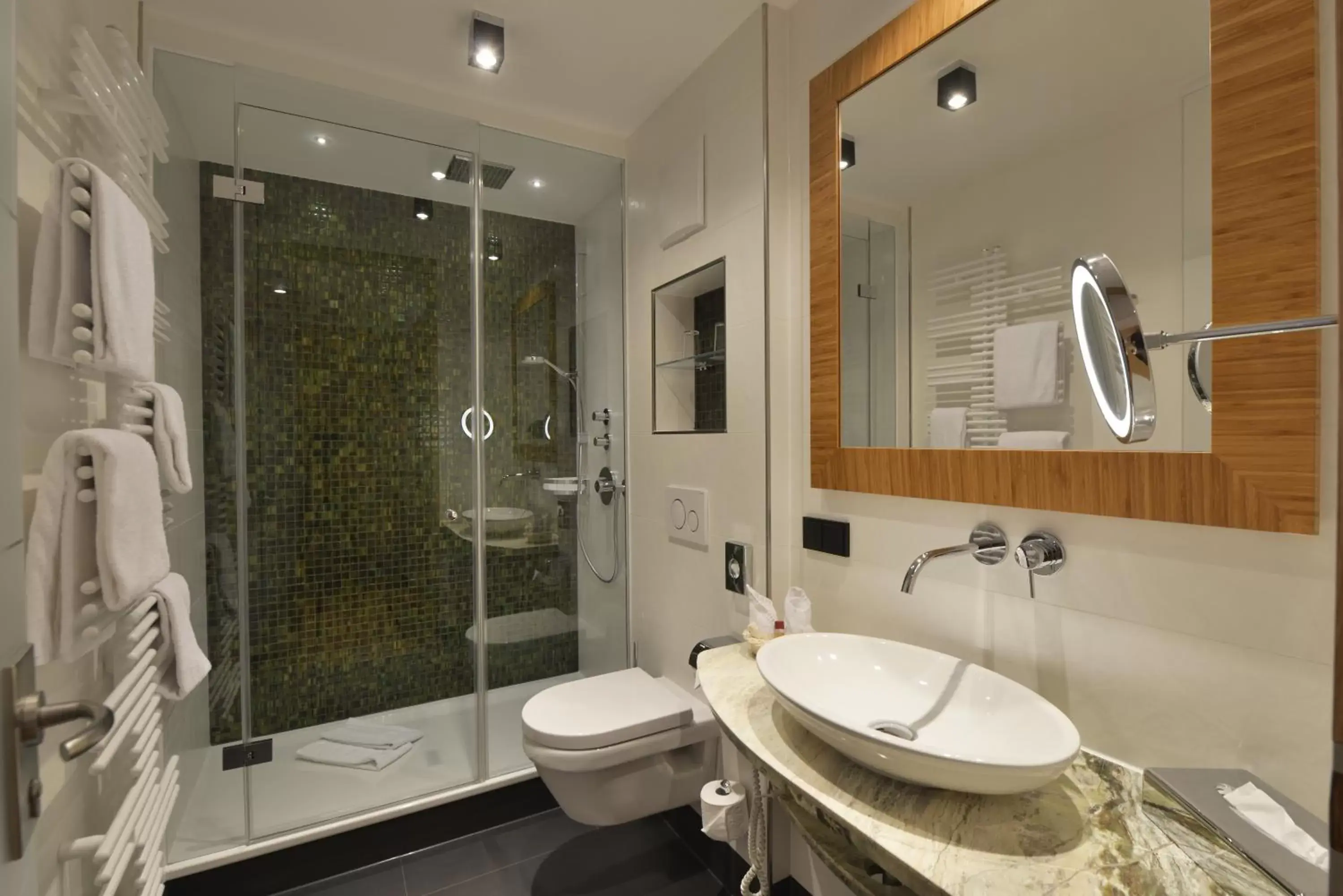 Decorative detail, Bathroom in Hotel Torbräu