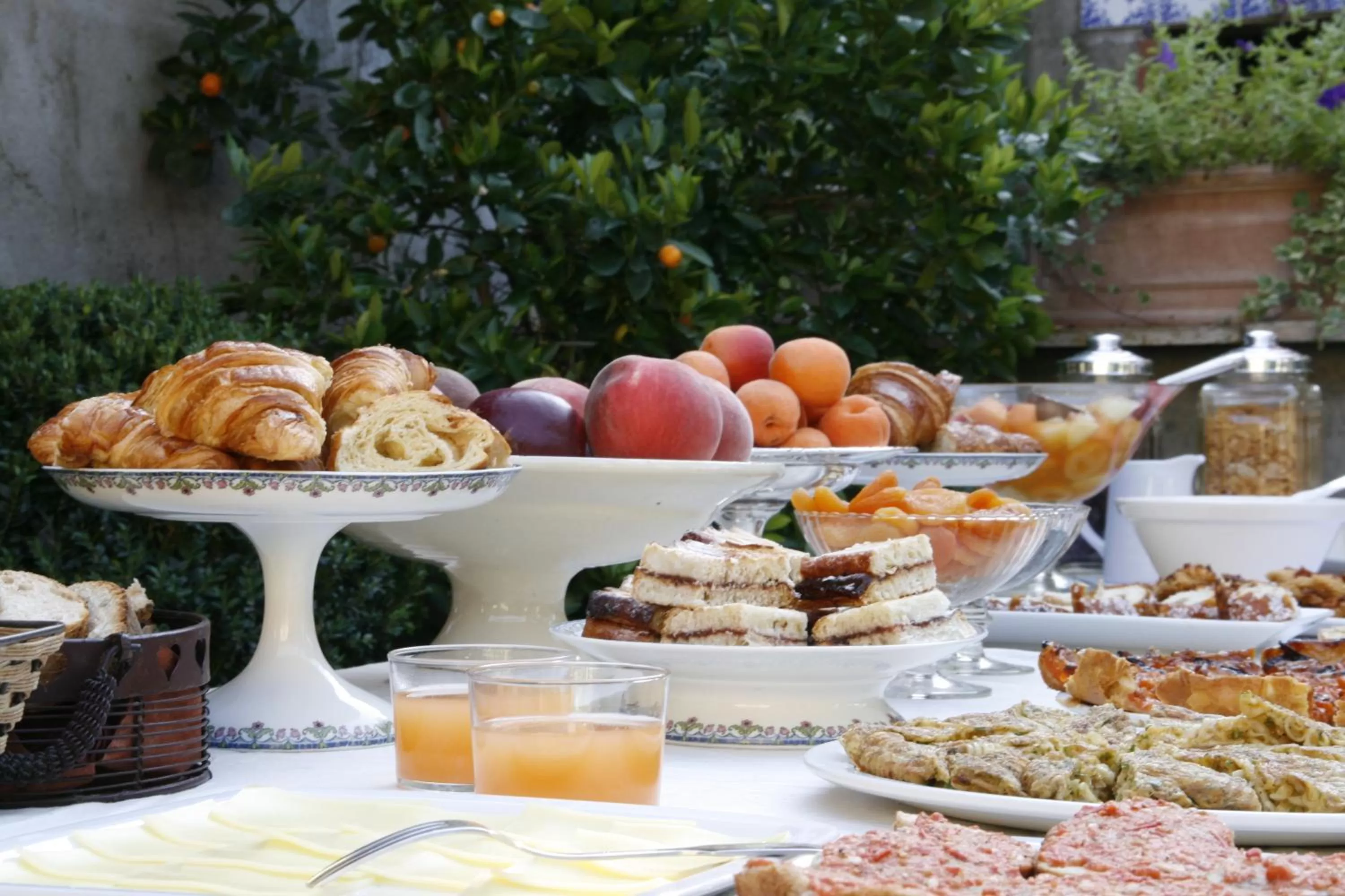 Food in La Maison sur la Colline