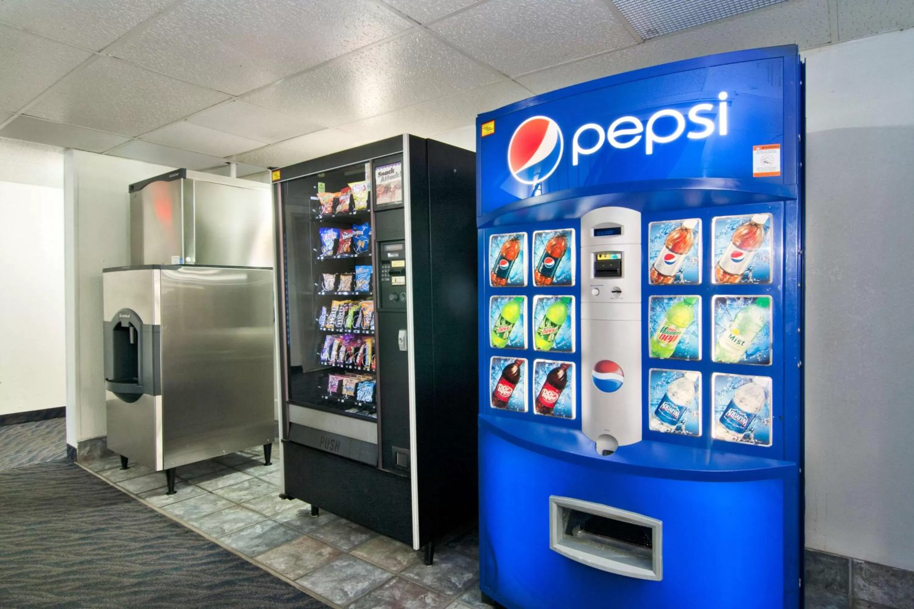 Property building in Motel 6-Lakeville, MN - South - Lakeville