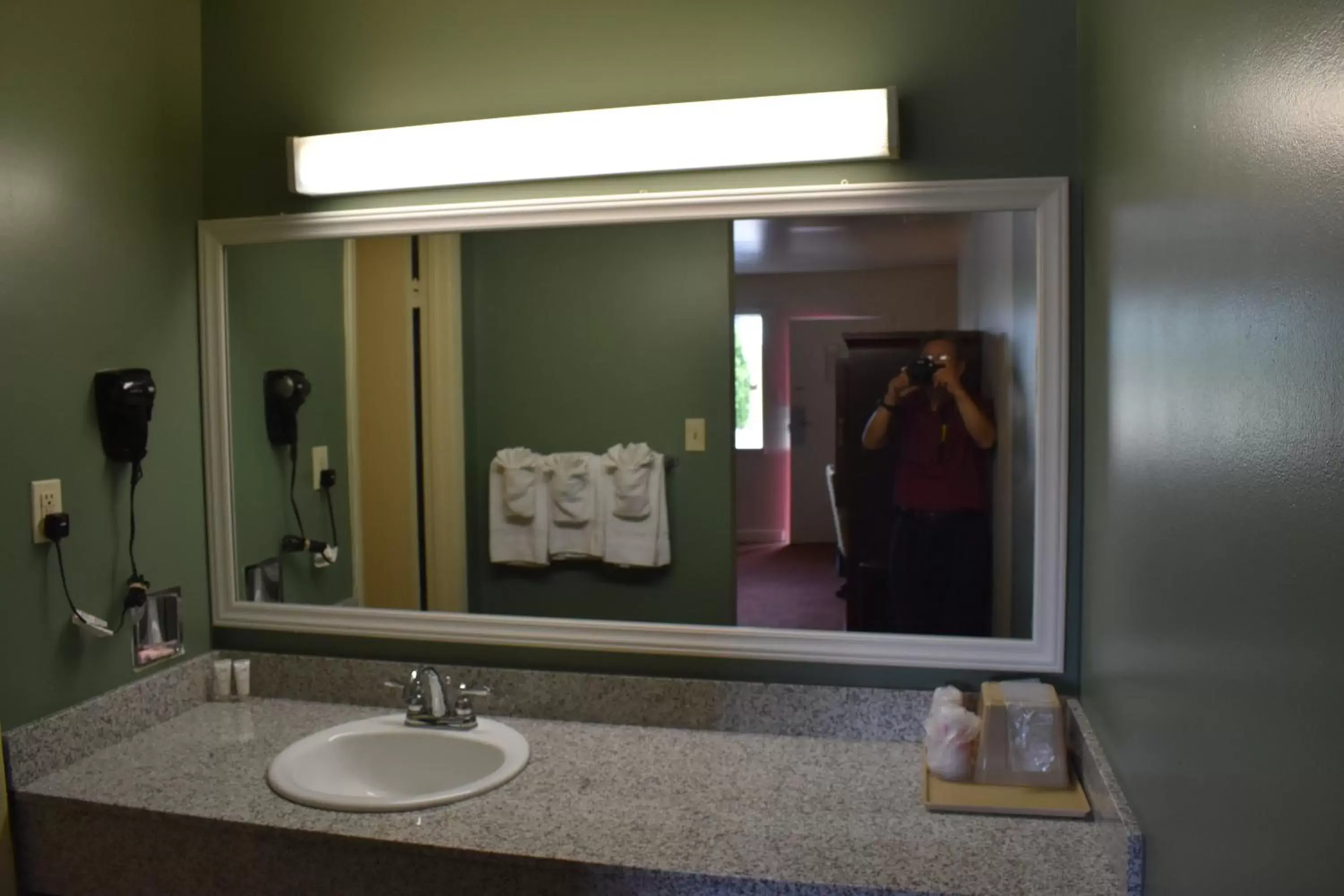 Bathroom in Red Carpet Inn and Suites Culpeper