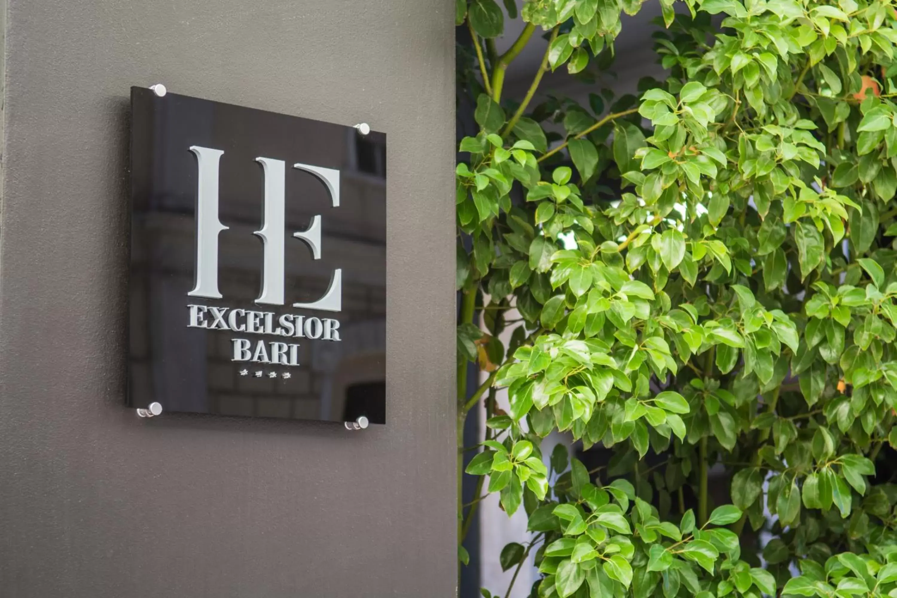 Property logo or sign in Hotel Excelsior Bari
