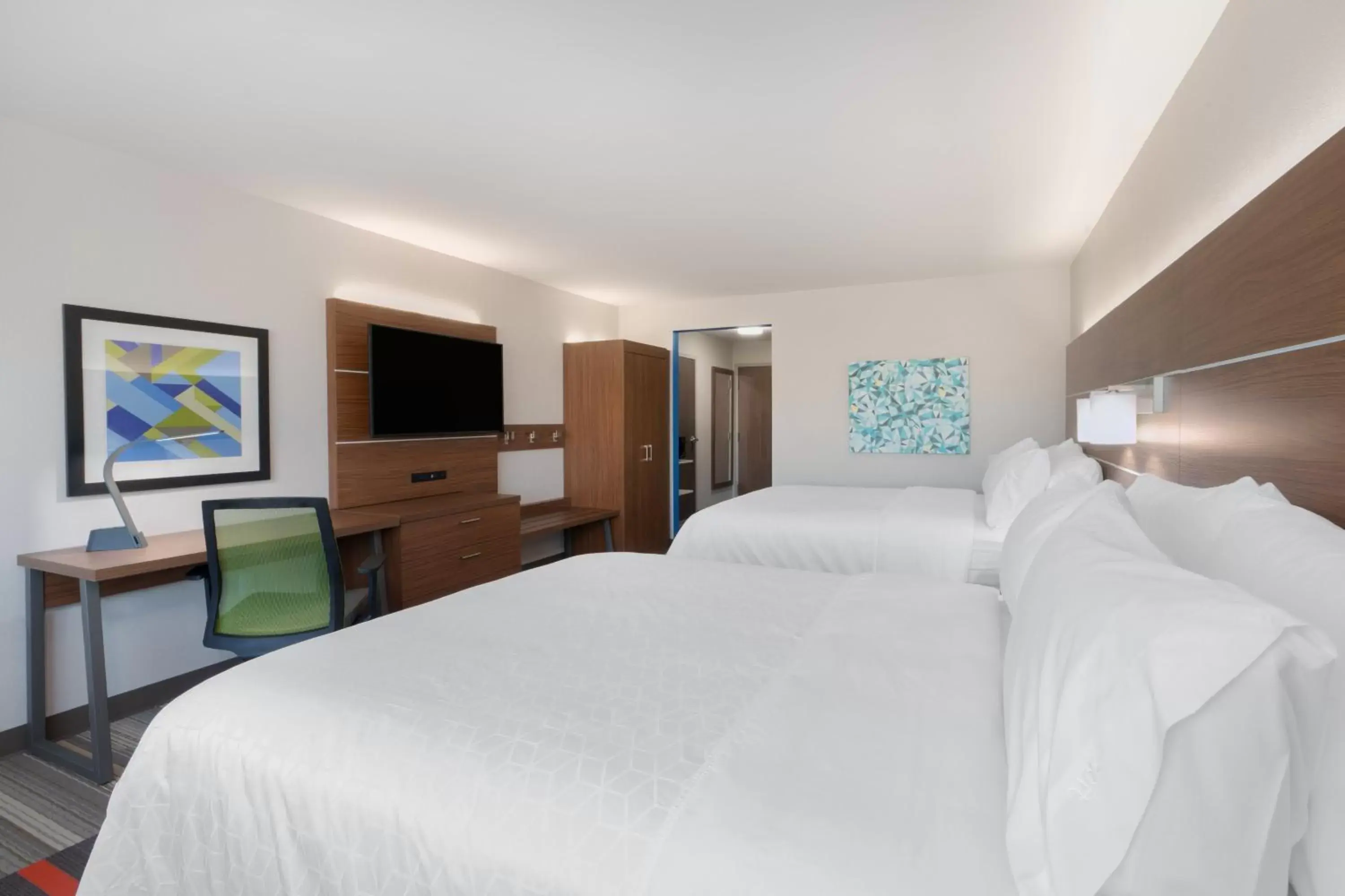 Twin Room - Hearing Accessible/Non-Smoking in Holiday Inn Express & Suites Lake Havasu - London Bridge, an IHG Hotel