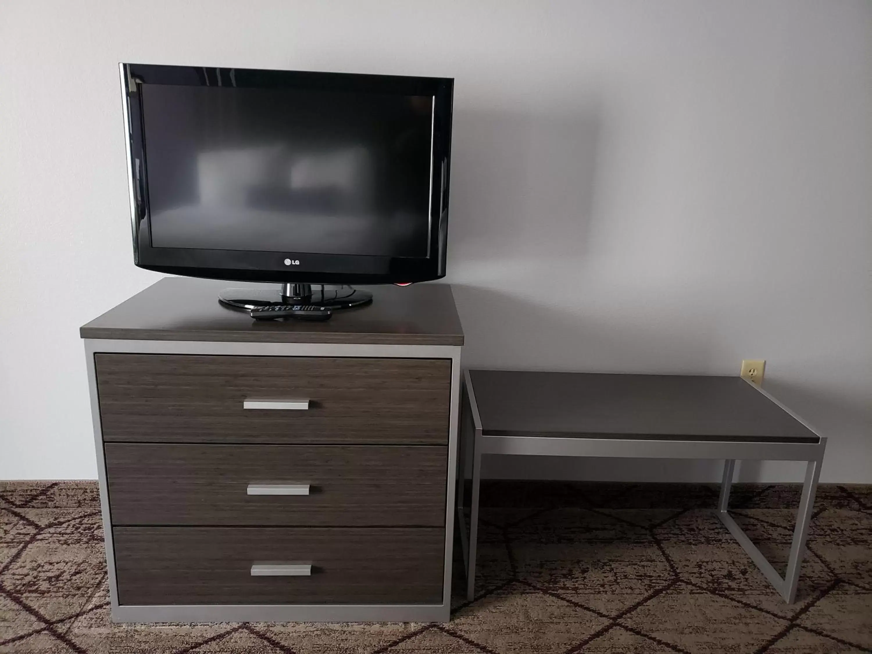 TV and multimedia, TV/Entertainment Center in SureStay Plus Hotel by Best Western Warner Robins AFB