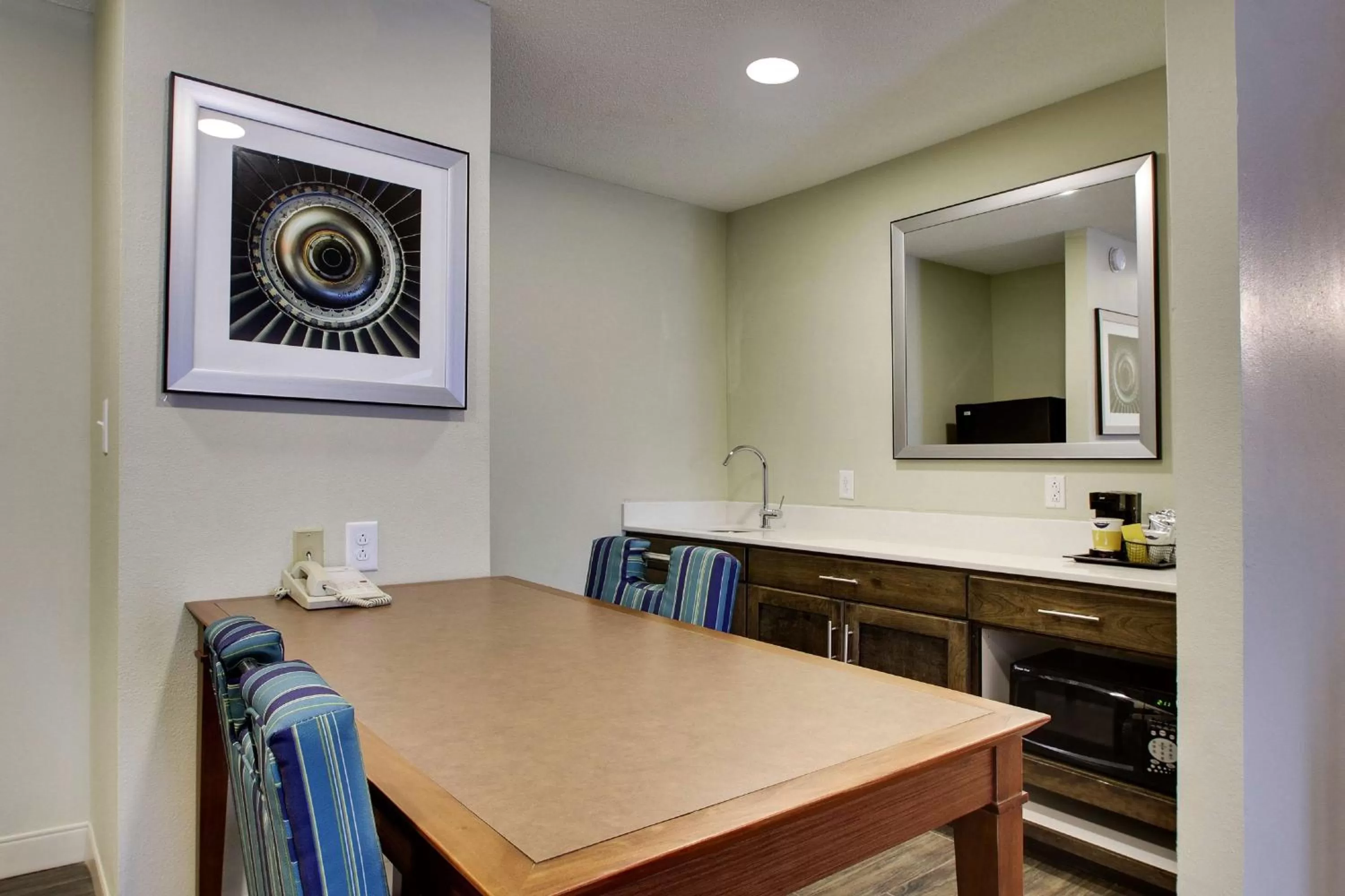 Bed in Hampton Inn Warner Robins