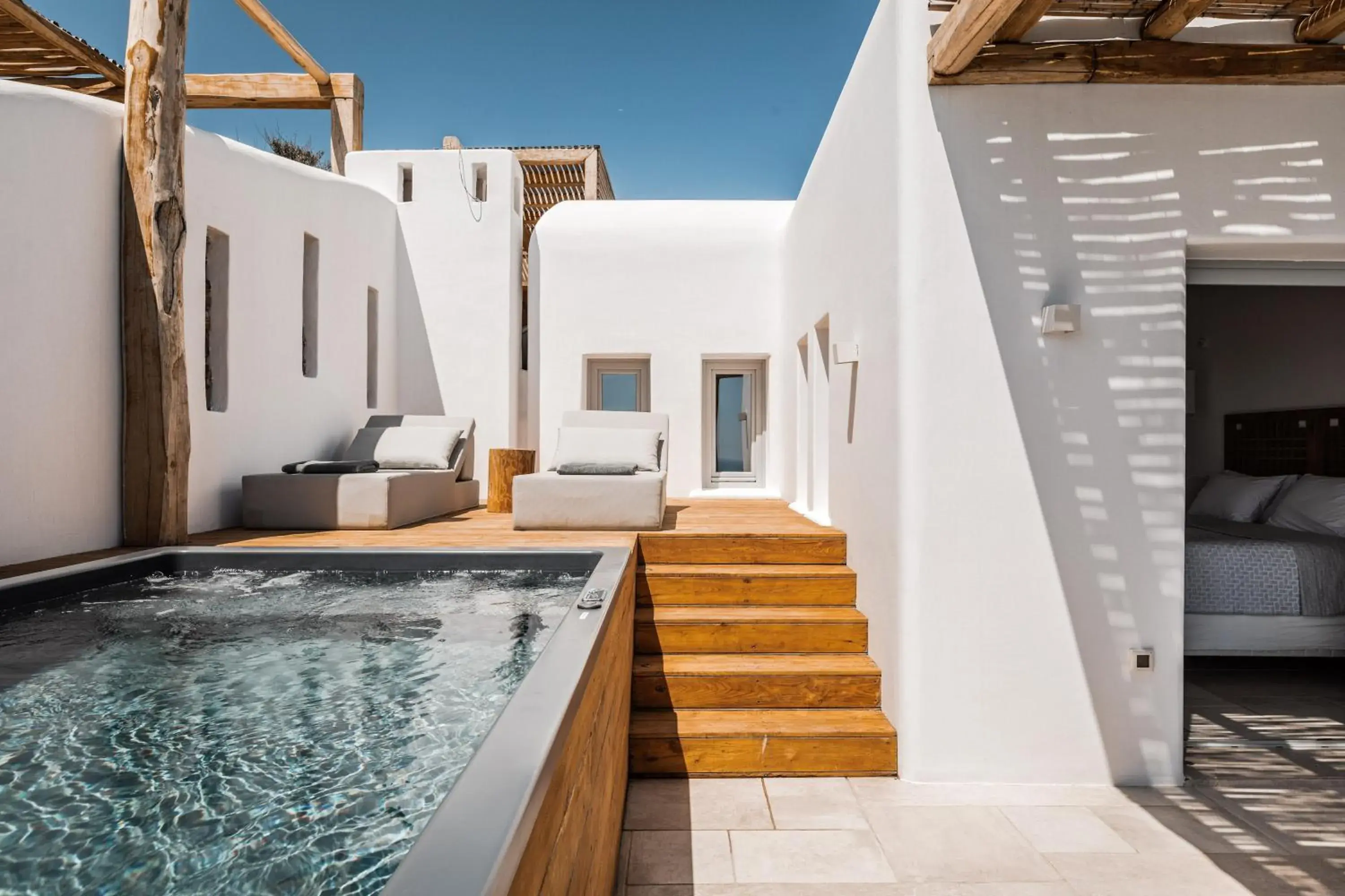 Hot Tub, Swimming Pool in Alissachni Mykonos