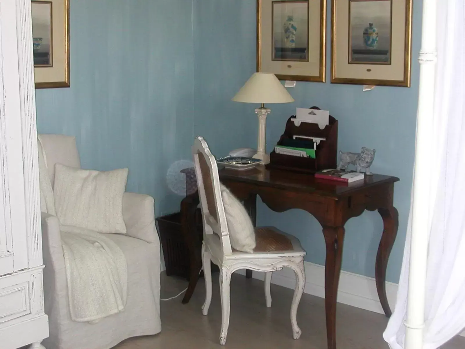 Large Superior Room with Balcony and Garden View in Hotel Recour Large Superior Room with Balcony and Garden View in Hotel Recour