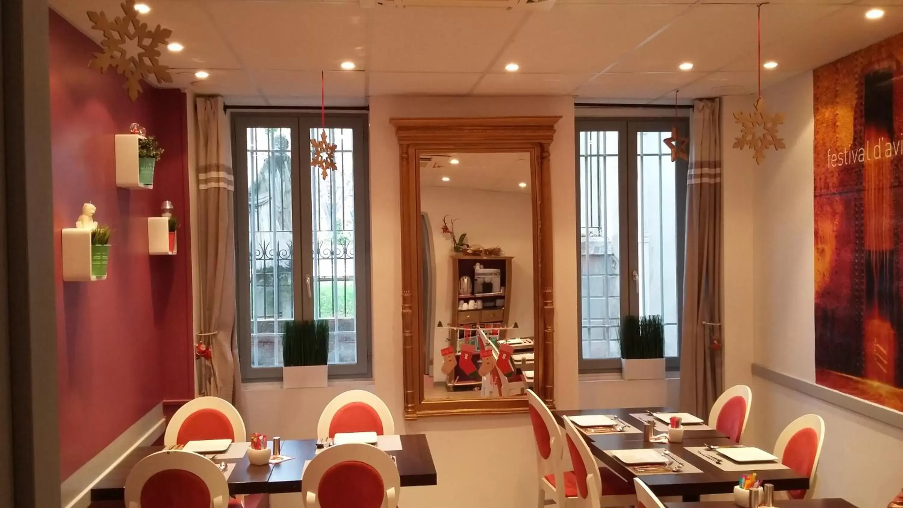 Banquet/Function facilities, Restaurant/Places to Eat in Hôtel Les Corps Saints