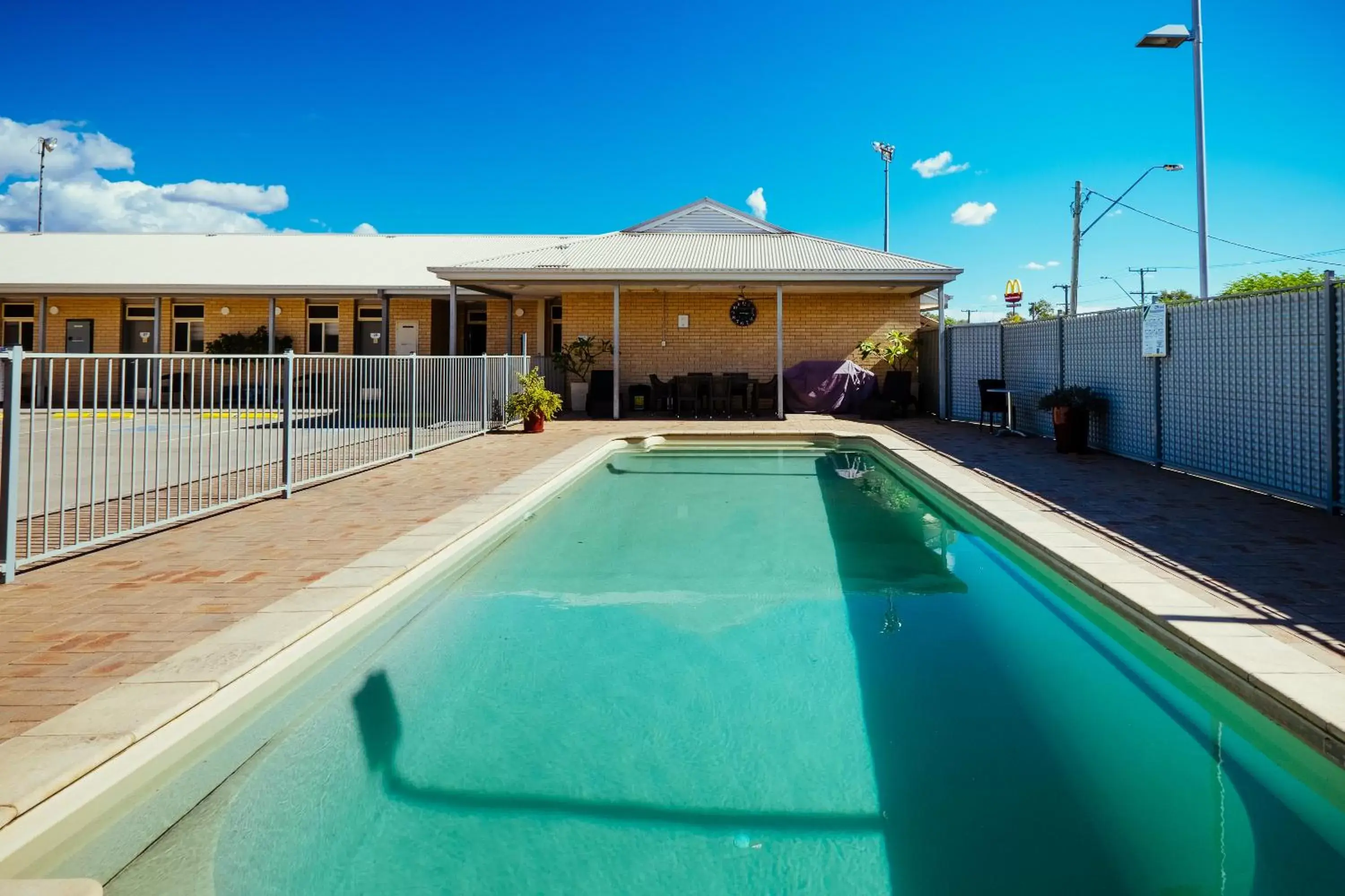 Swimming Pool in Club Motor Inn