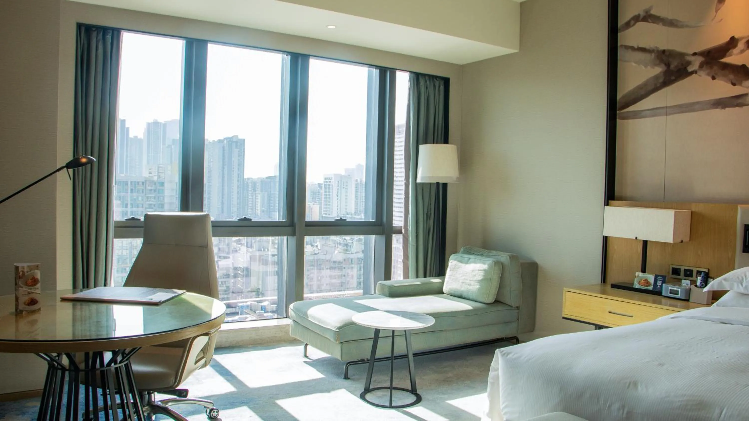 Bedroom, Seating Area in DoubleTree By Hilton Shenzhen Longhua