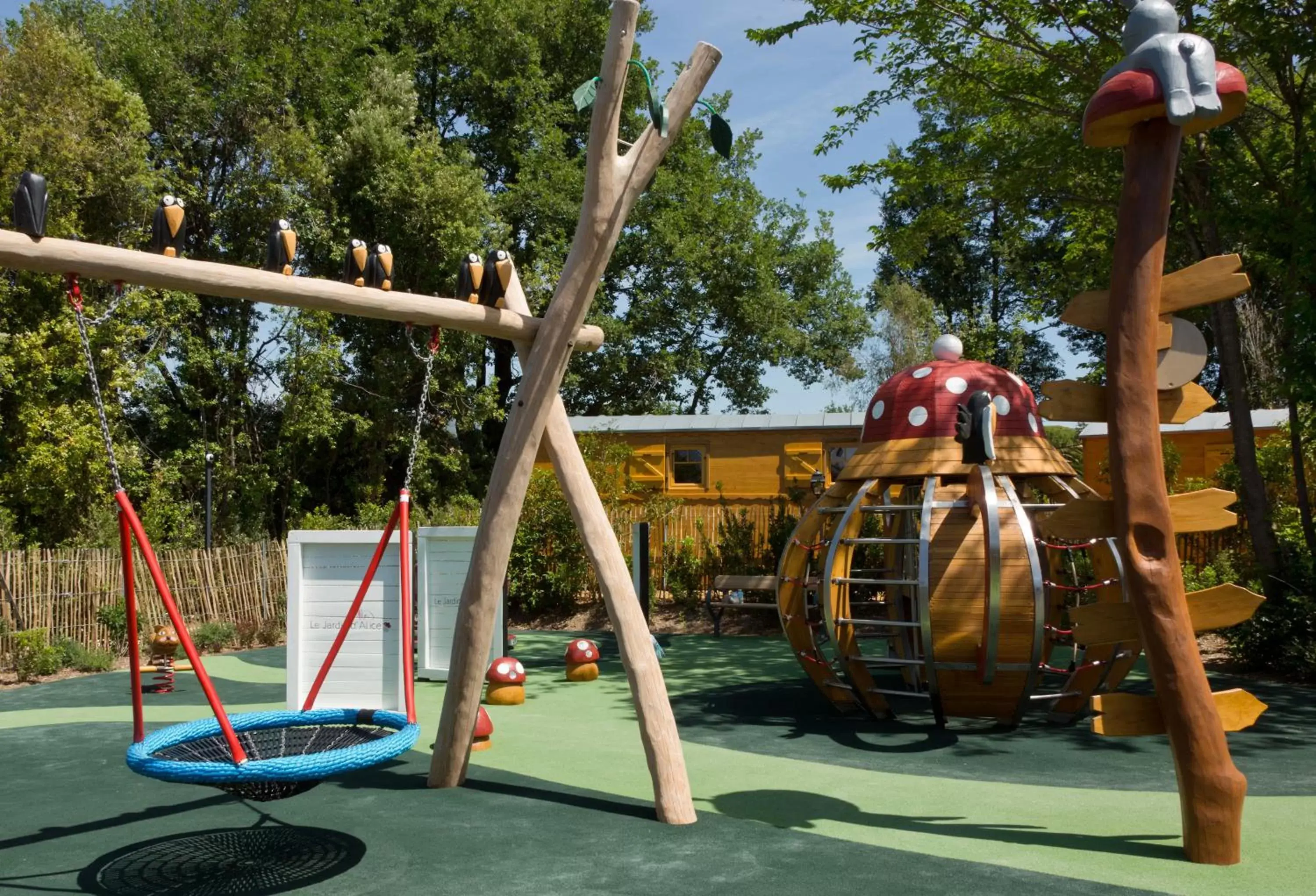 Kids's club, Children's Play Area in Domaine du Mas De Pierre