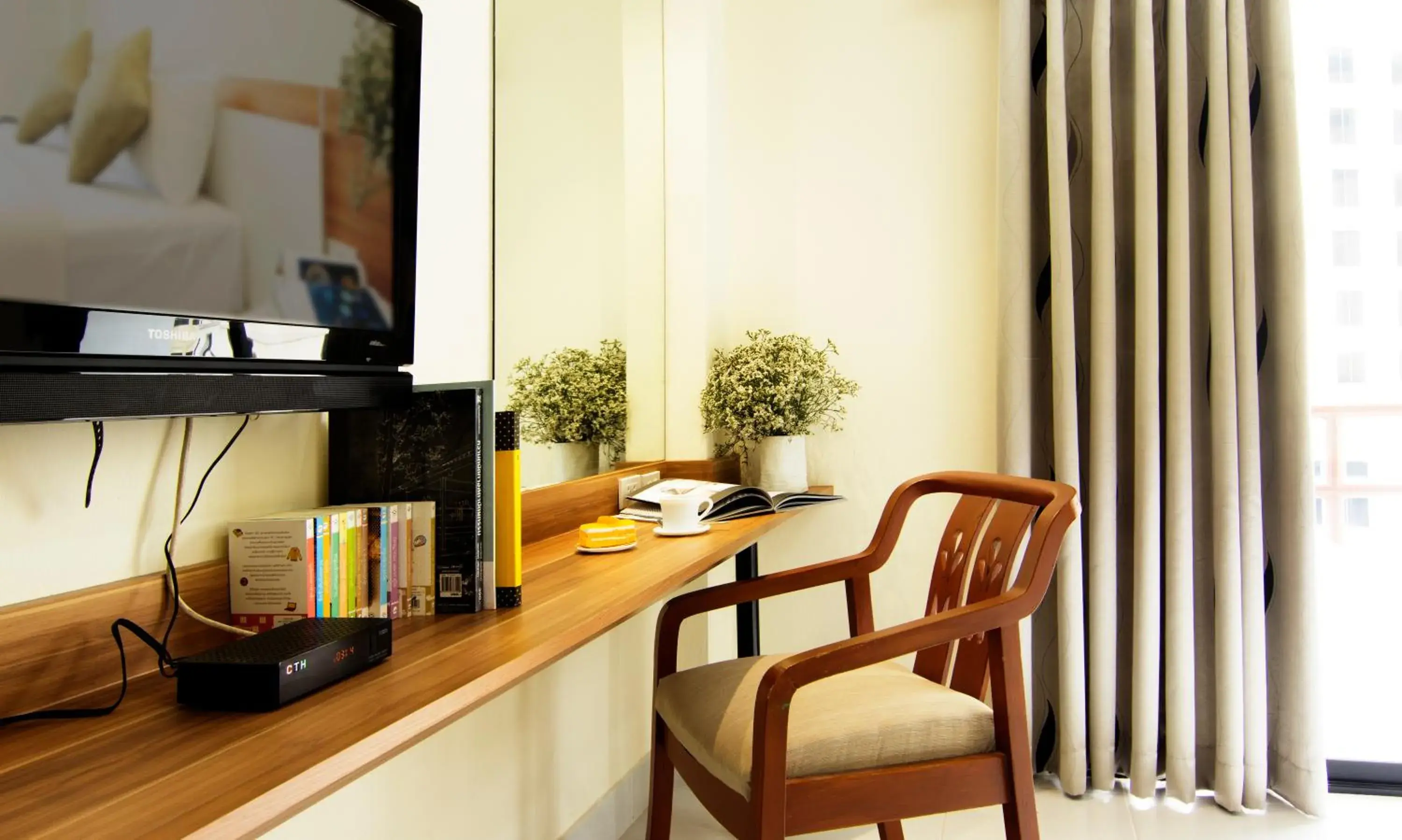 Seating area, TV/Entertainment Center in Star 3 Residence