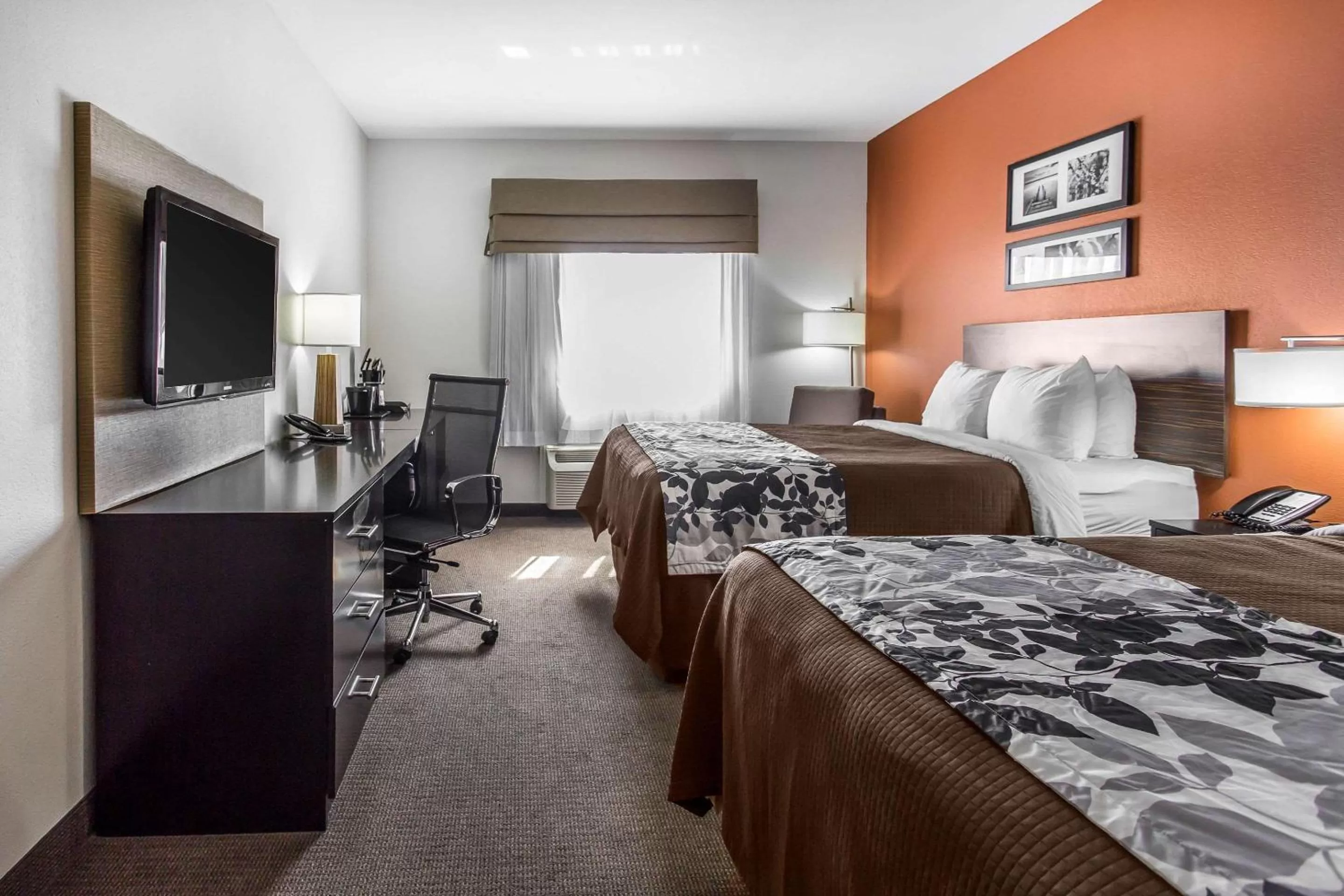 Photo of the whole room, Bed in Sleep Inn & Suites Lubbock West