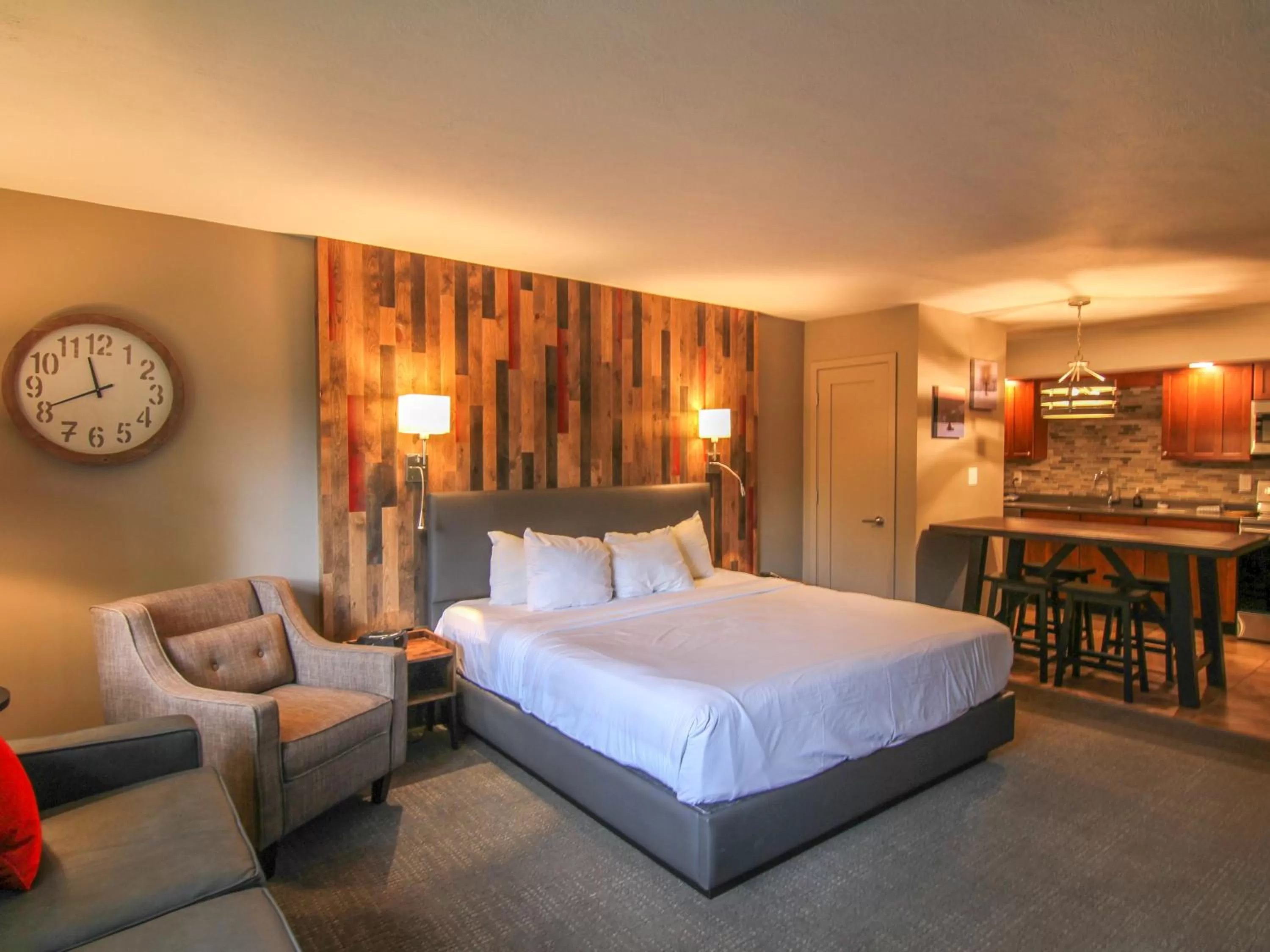 Crystal Colony Kitchen Hotel Room in Crystal Mountain