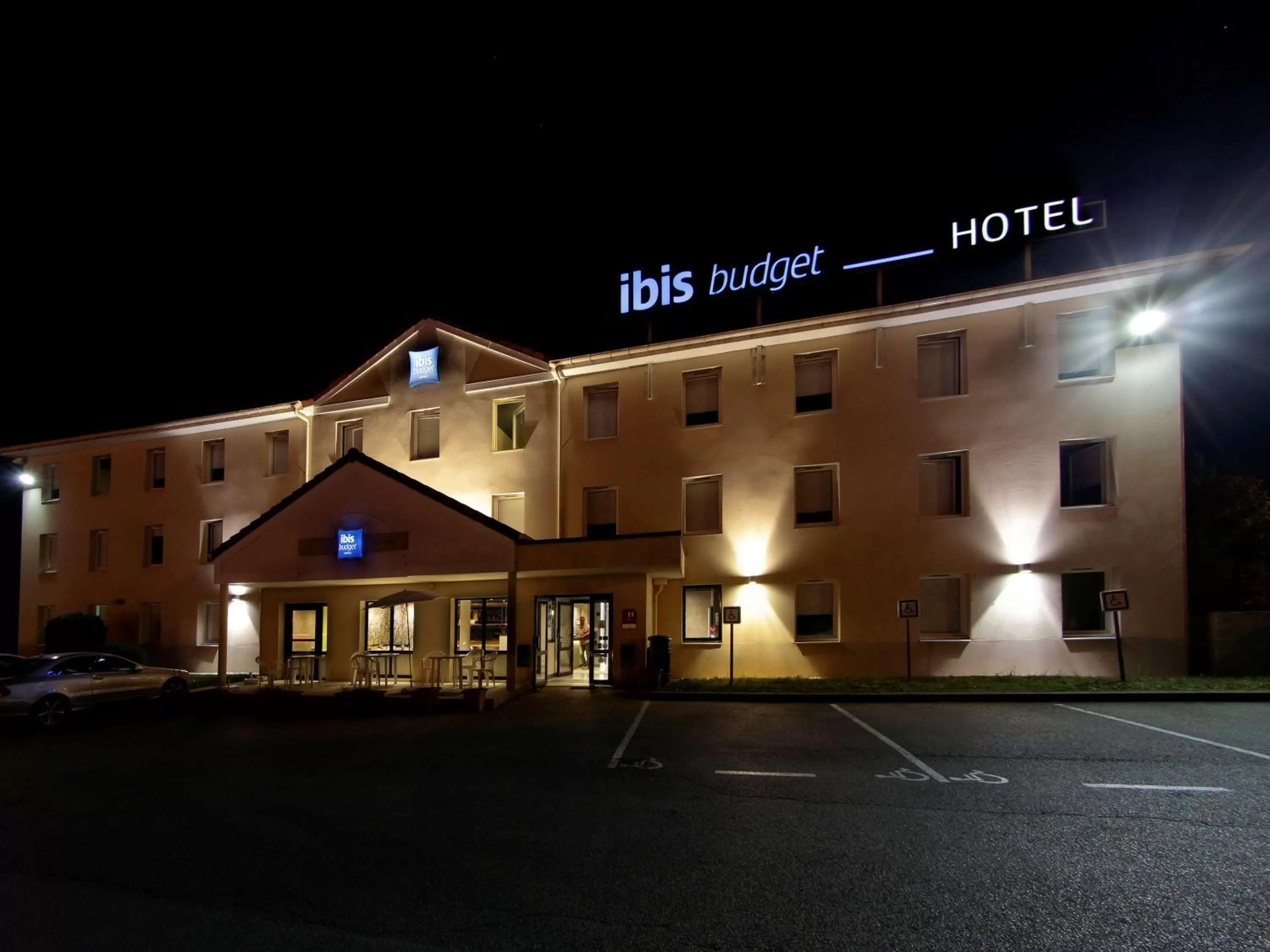 Property building in Ibis Budget Dole-Choisey