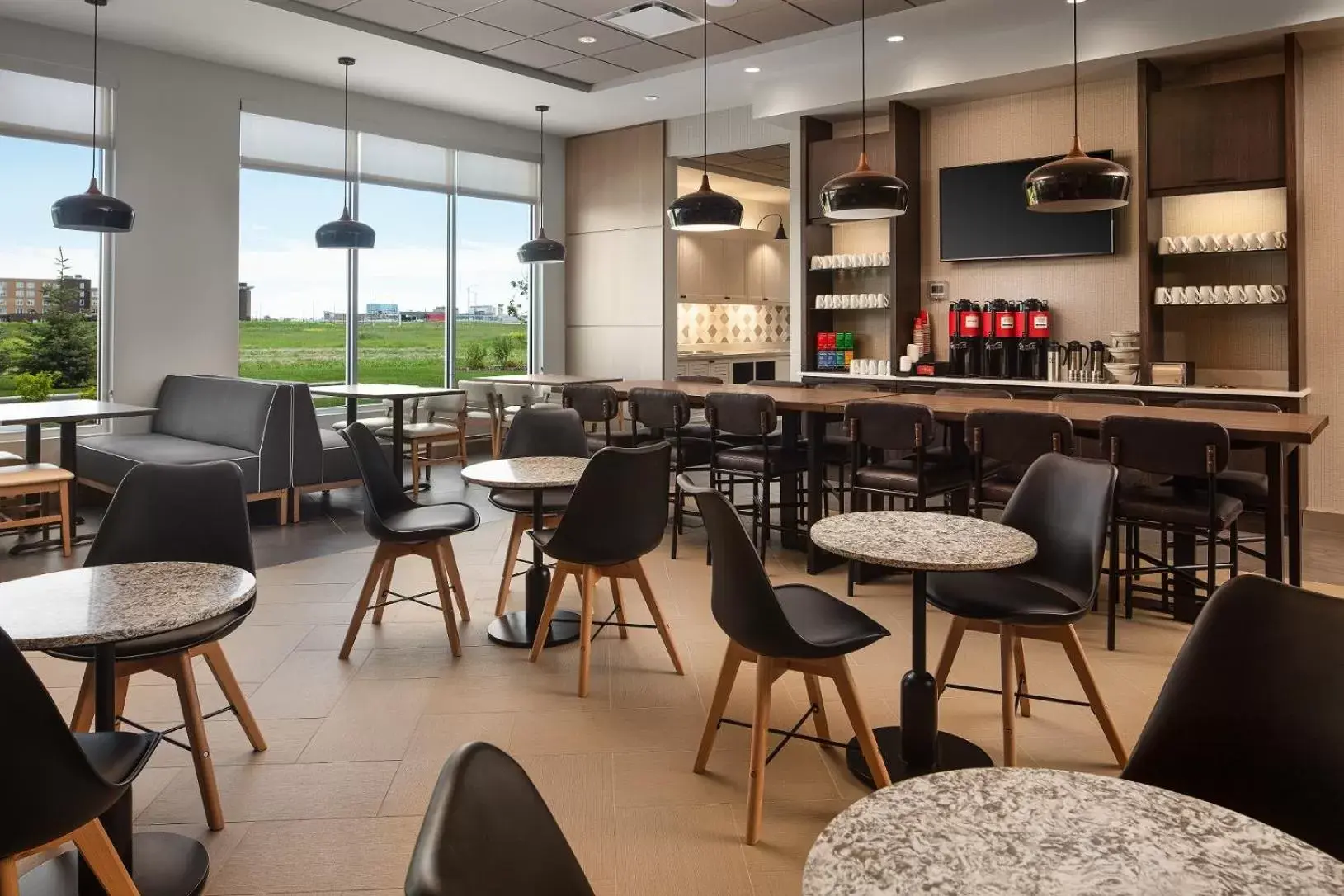 Buffet breakfast, Restaurant/Places to Eat in Hyatt Place Calgary Airport