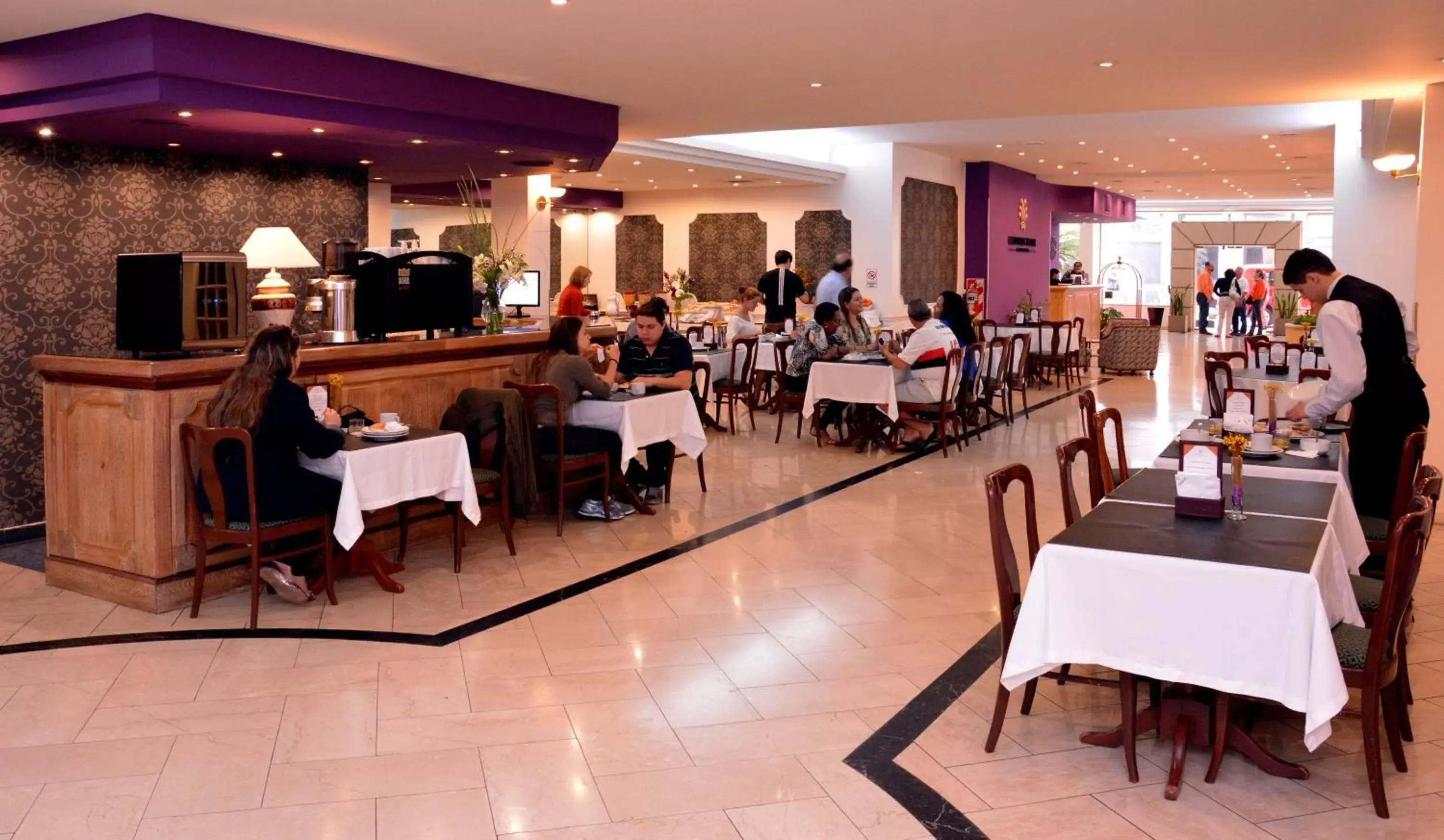 Restaurant/Places to Eat in Centuria Hotel Buenos Aires