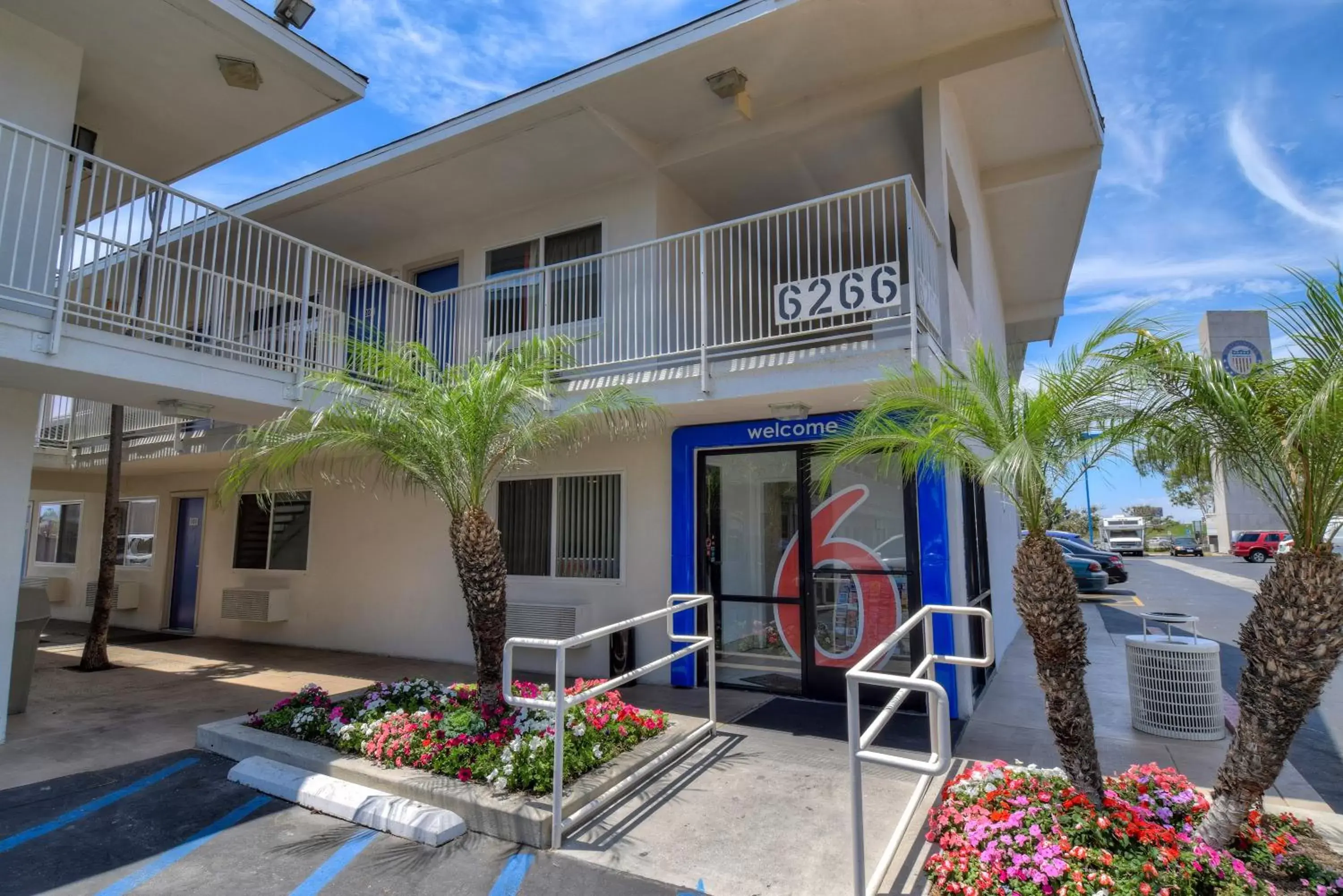 Facade/entrance, Property Building in Motel 6-Westminster, CA - South - Long Beach Area