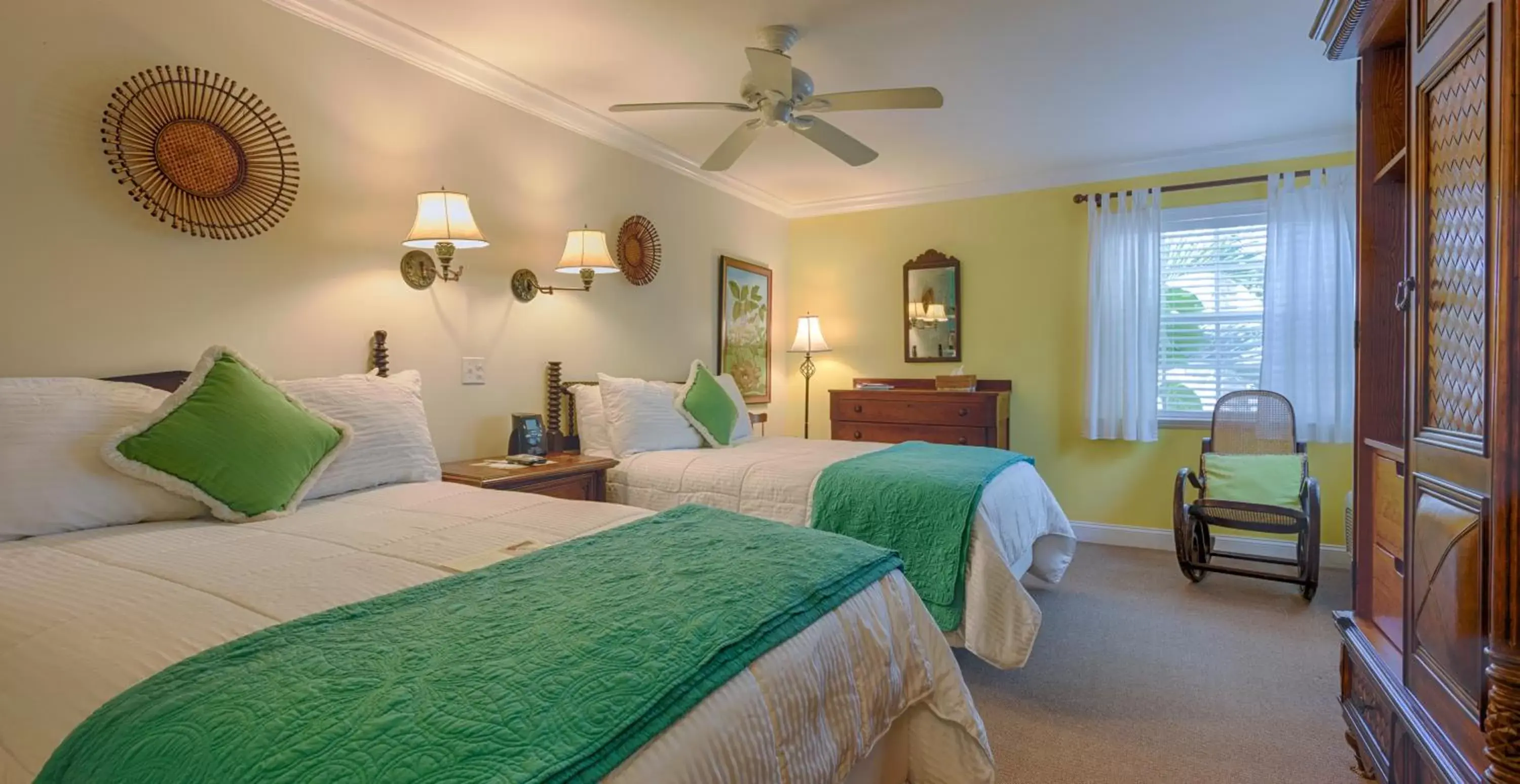 Bedroom, Bed in The Caribbean Court Boutique Hotel