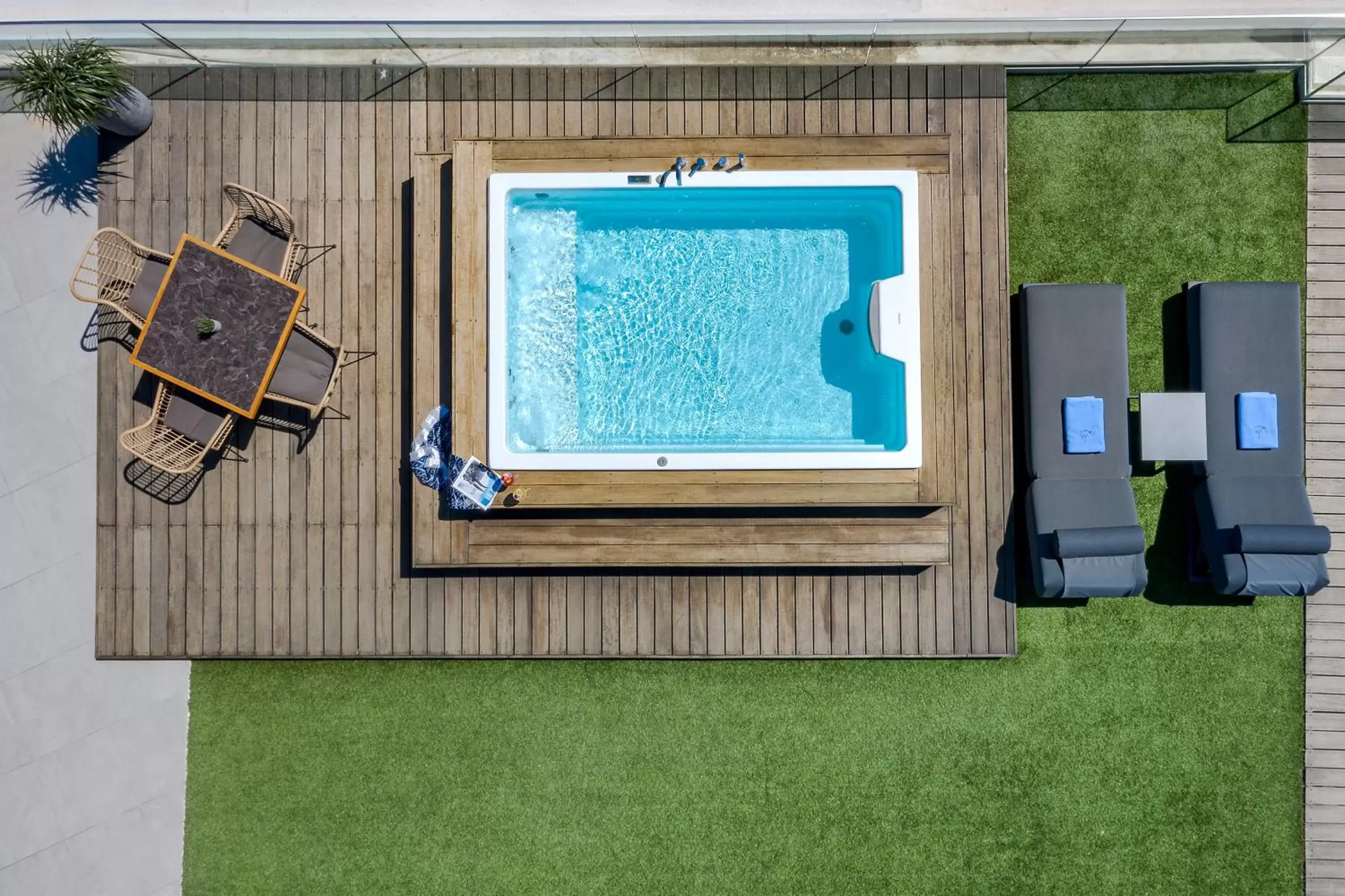 Balcony/Terrace, Pool View in Glyfada Riviera Hotel