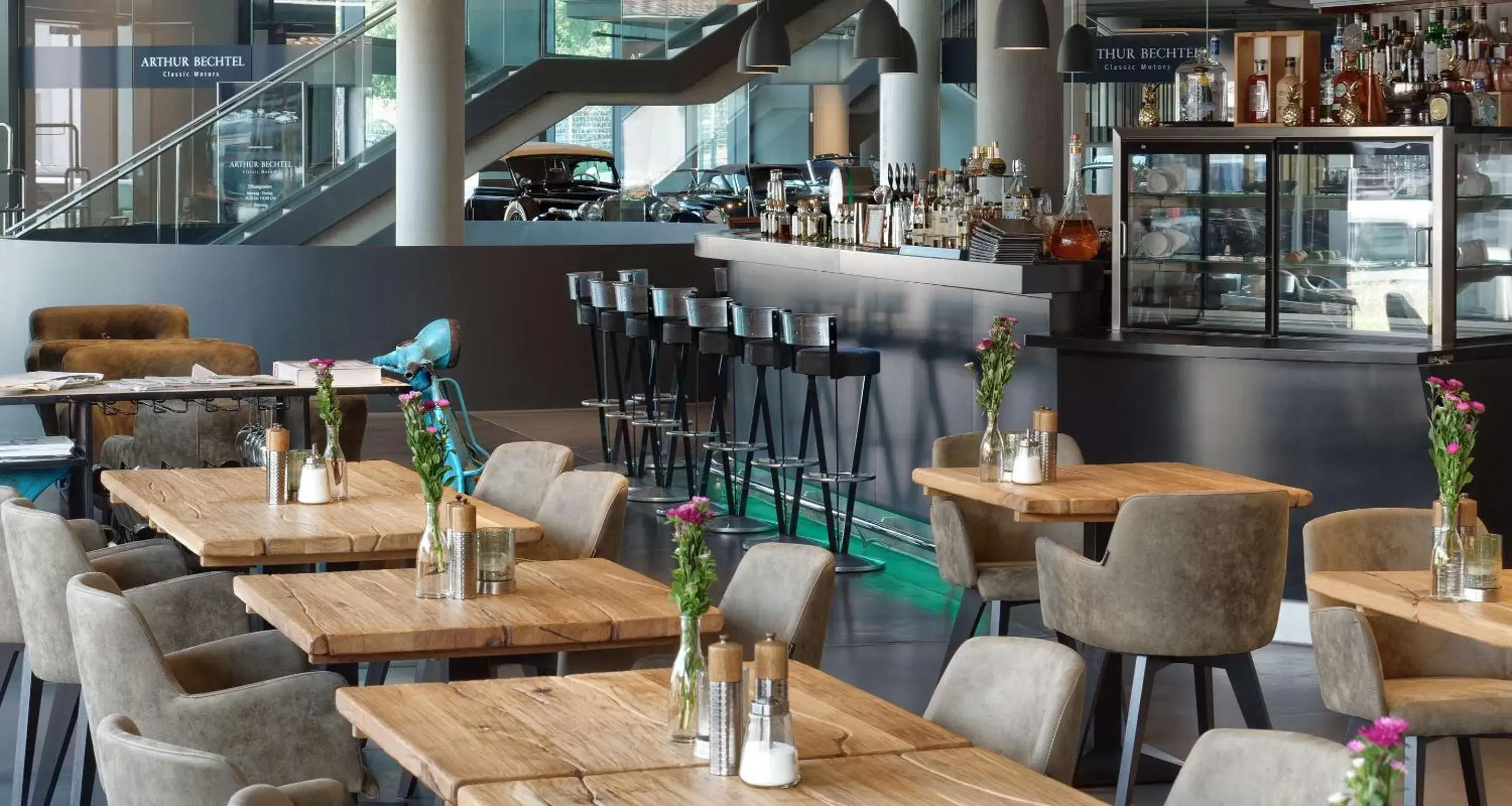 Restaurant/places to eat, Lounge/Bar in V8 HOTEL Motorworld Region Stuttgart