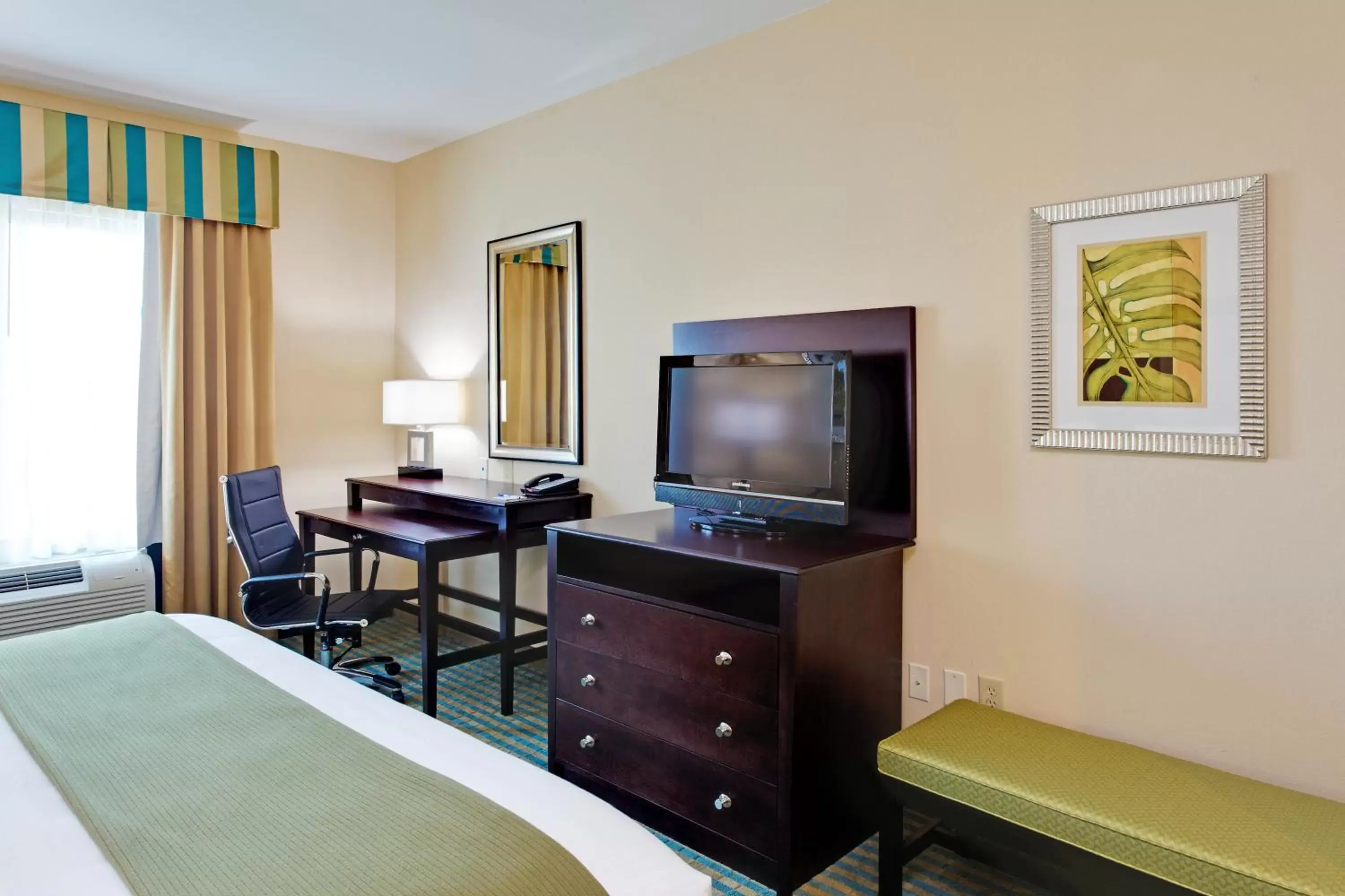 TV and multimedia, TV/Entertainment Center in Holiday Inn Express Hotel & Suites Gulf Shores, an IHG Hotel