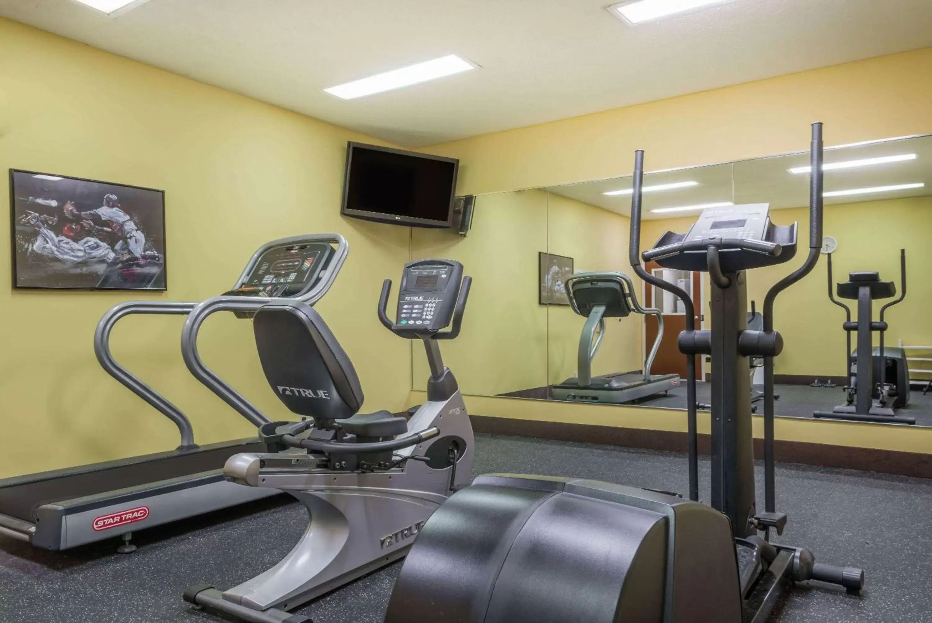 Fitness centre/facilities in Baymont by Wyndham Greensburg Fitness centre/facilities in Baymont by Wyndham Greensburg