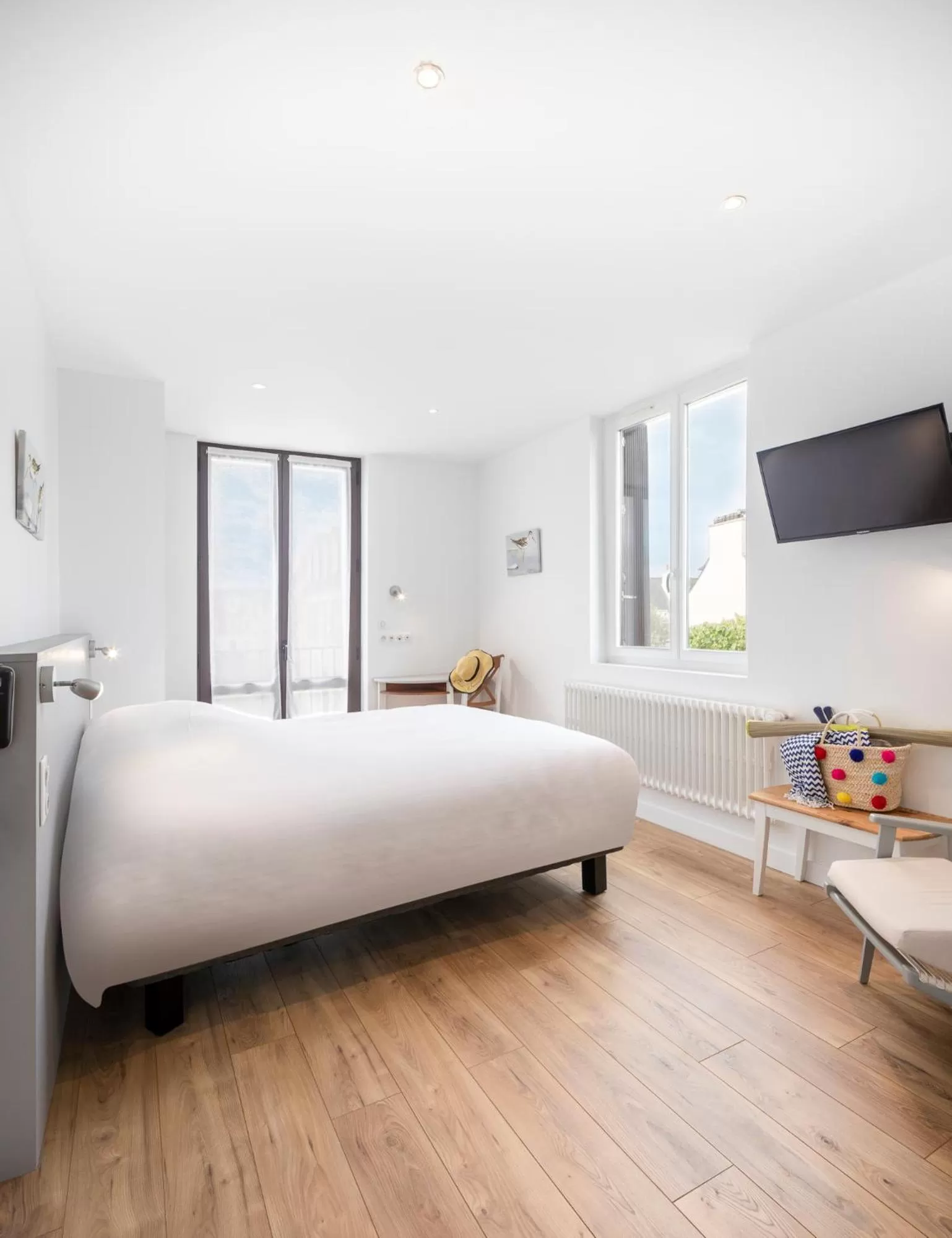 Balcony/Terrace, Bed in Hotel Restaurant Spa De La Citadelle Lorient