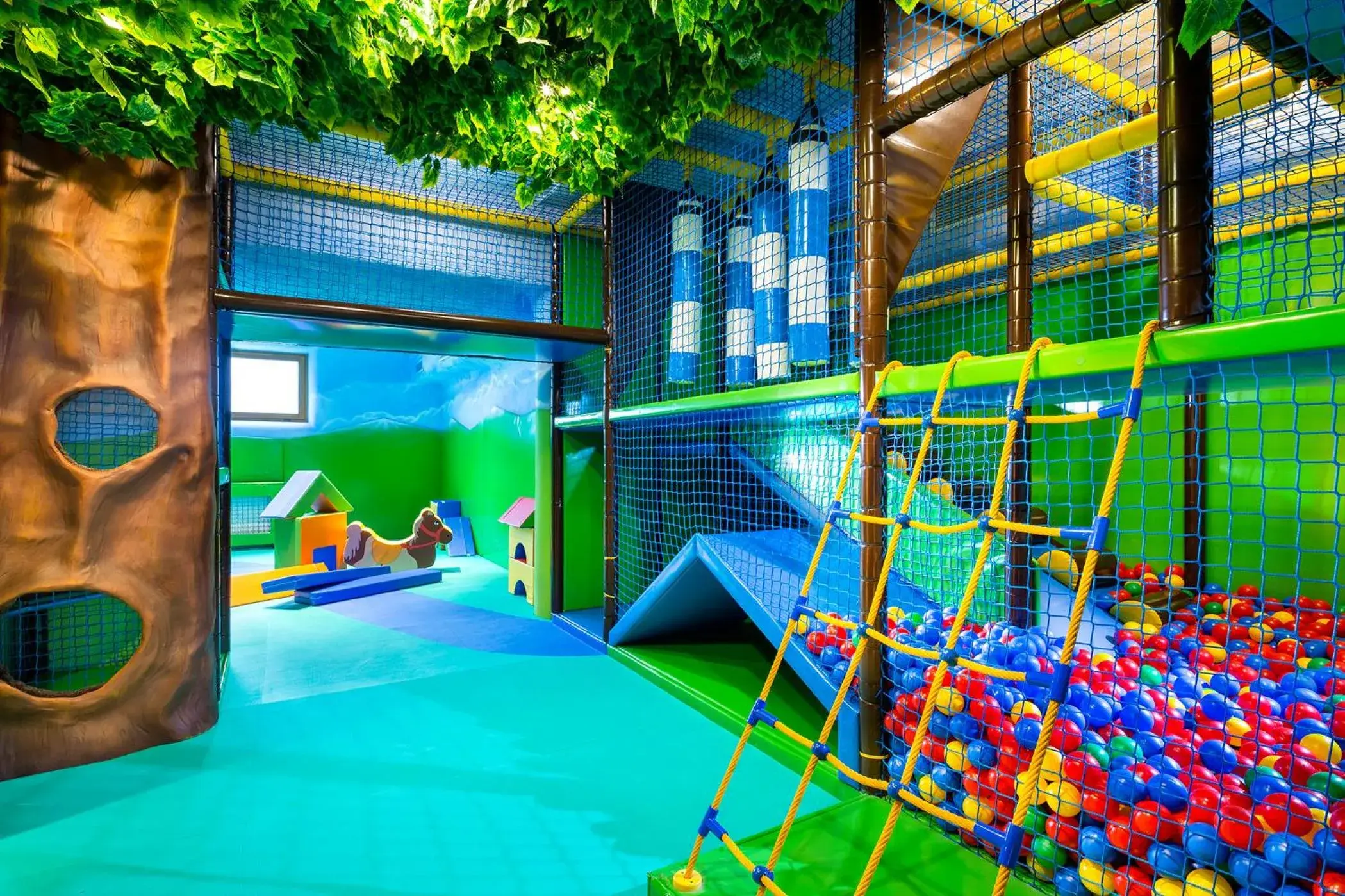 Children play ground, Kid's Club in Hotel Bania Thermal & Ski