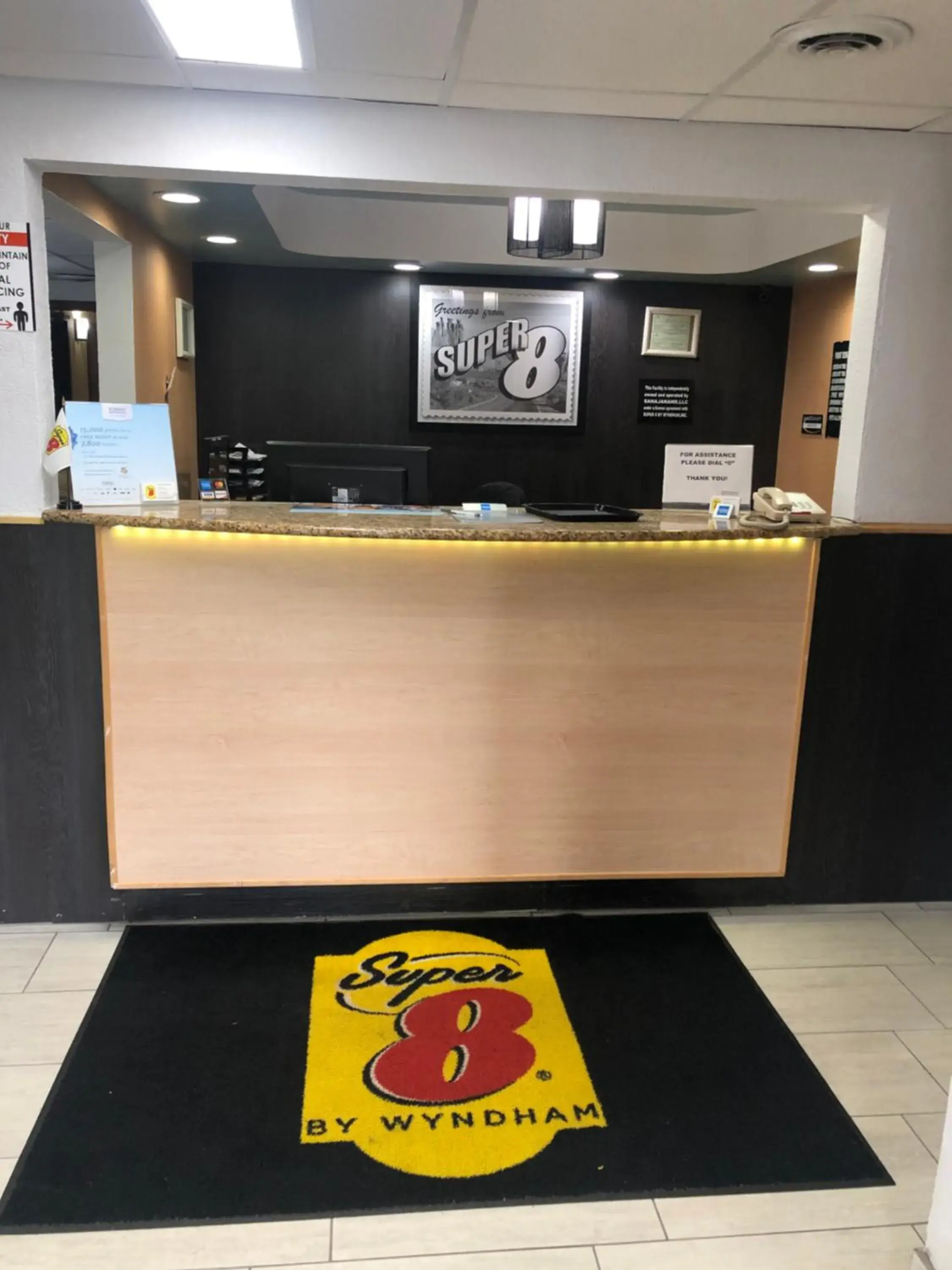 Lobby/Reception in Super 8 by Wyndham Plover Stevens Point Area