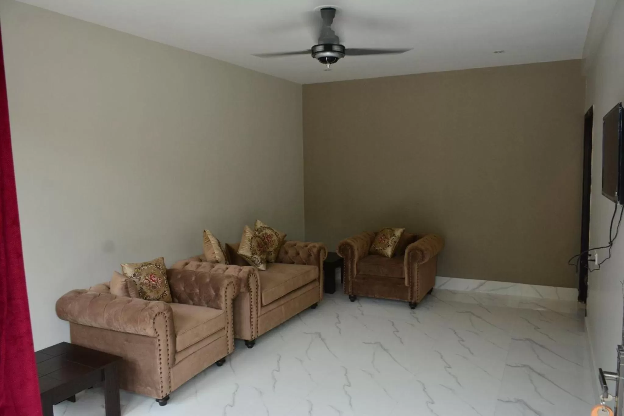 Living room in Hotel La Orilla Muzaffarabad