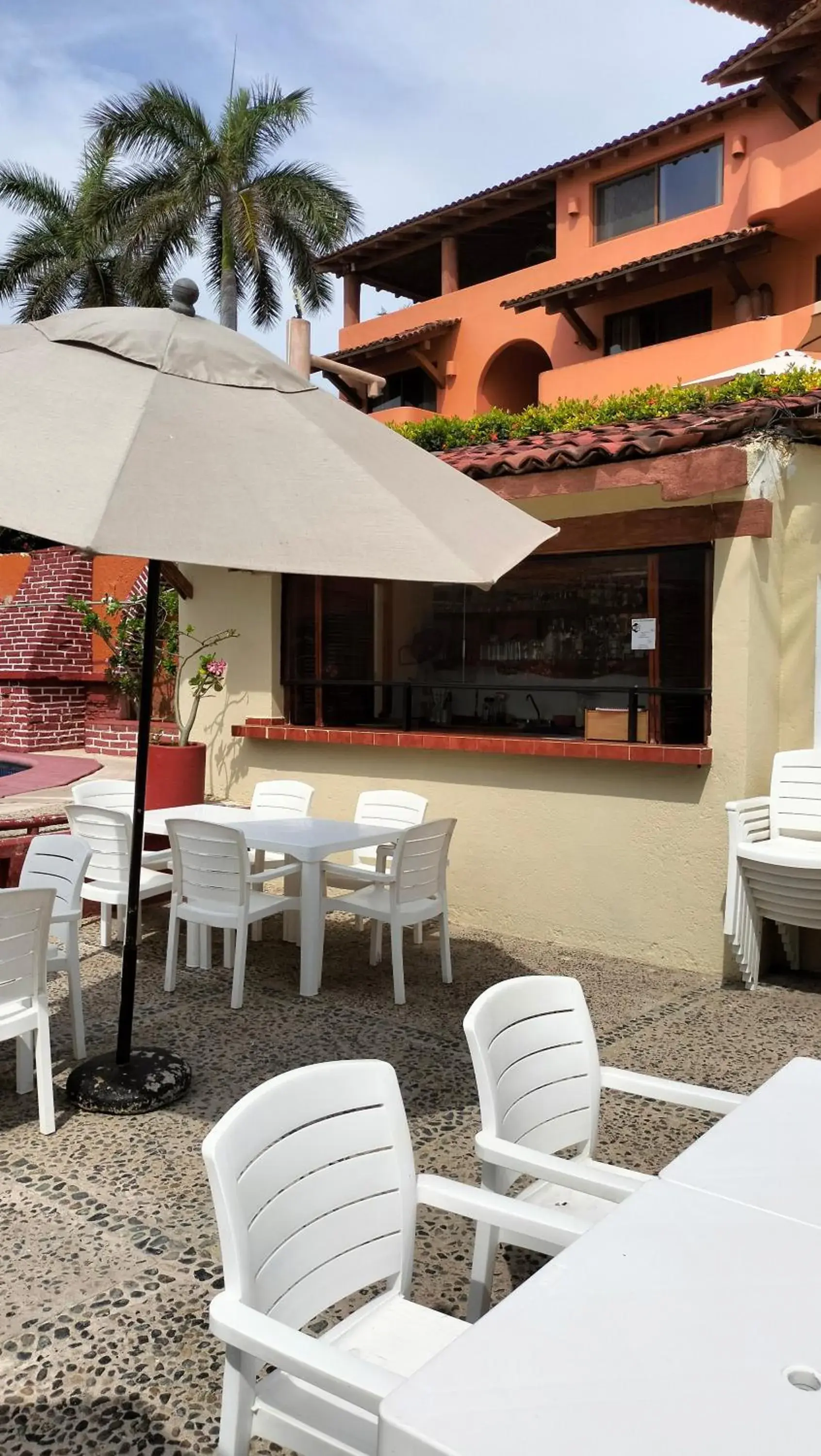 Restaurant/places to eat in Villas Miramar