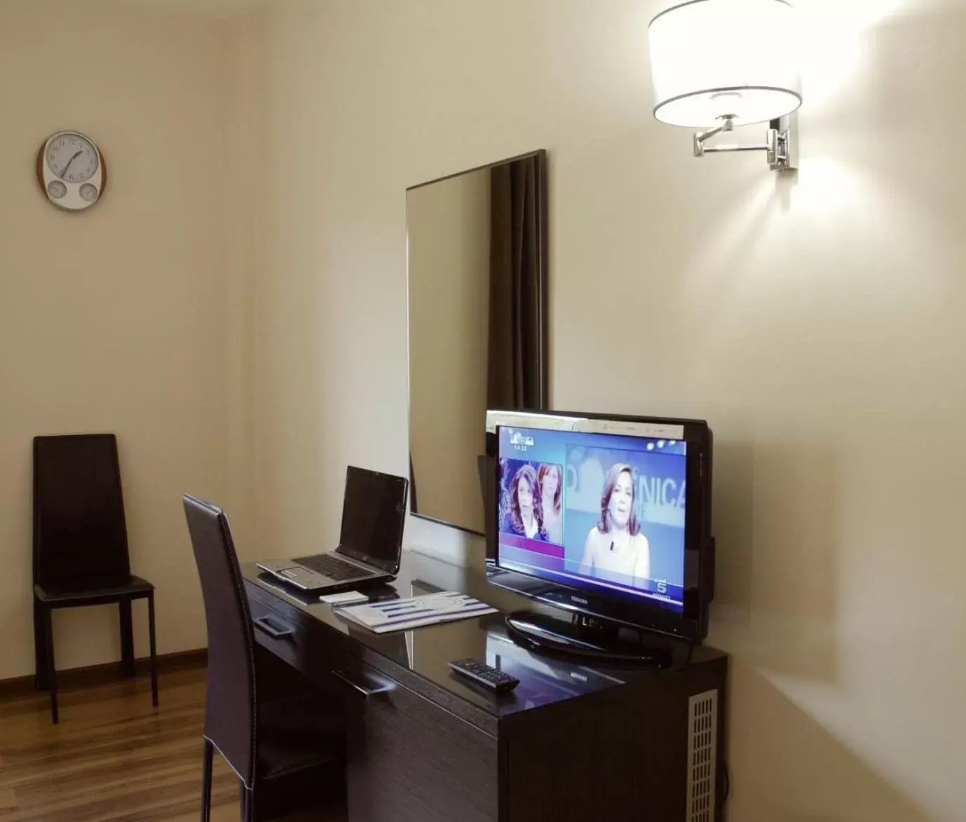 TV and multimedia, TV/Entertainment Center in Forum Palace Hotel