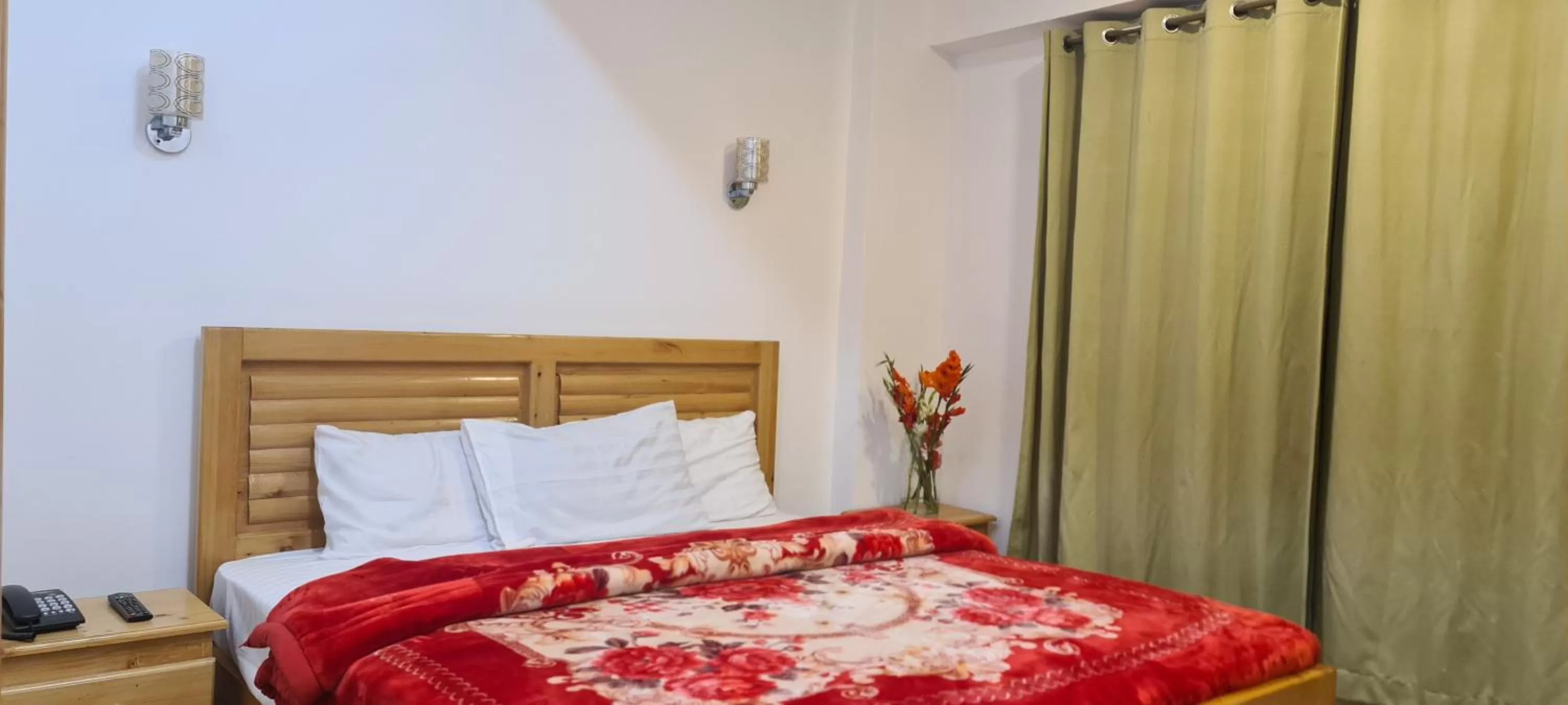 Bedroom in Indus Lodges Gilgit