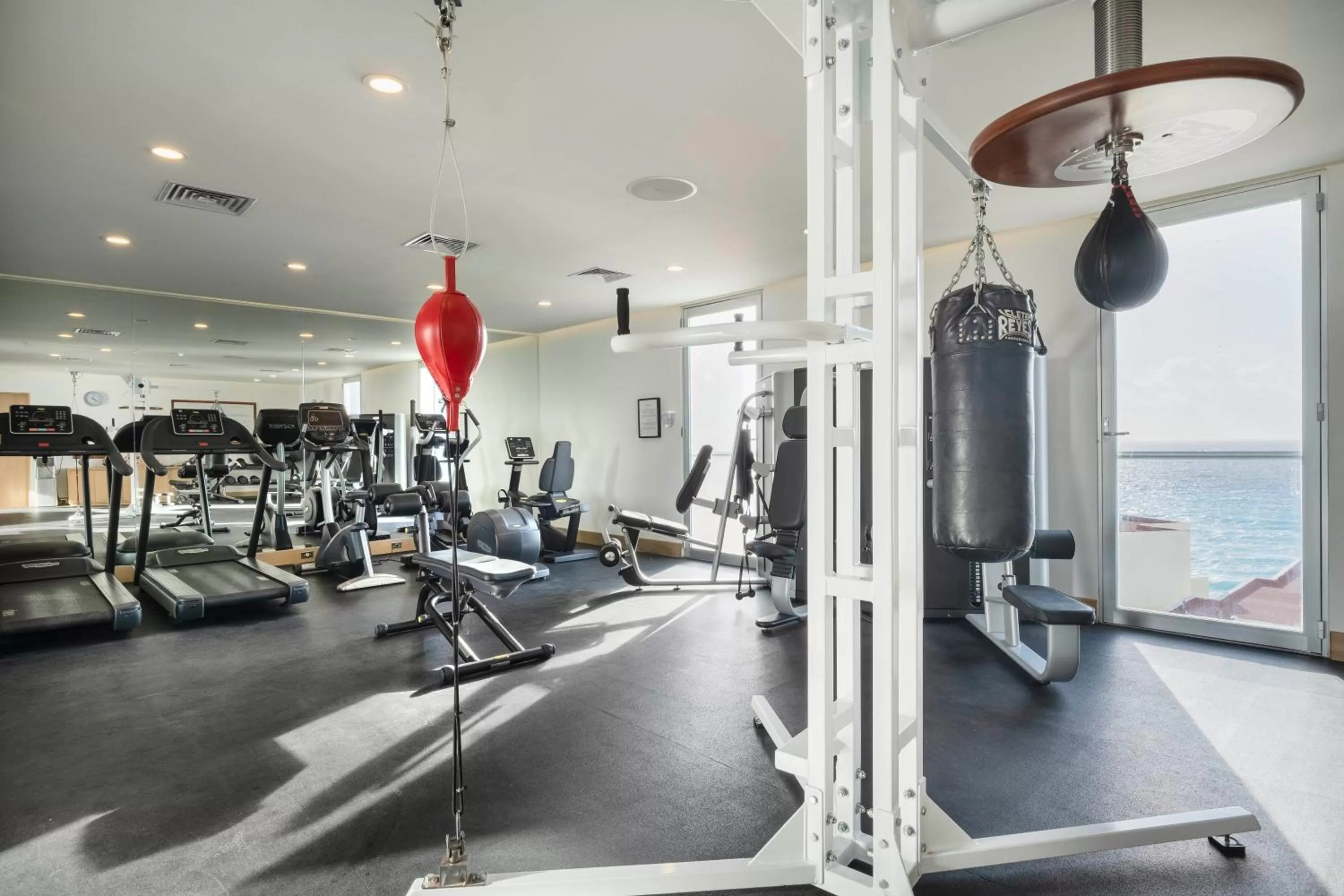 Fitness centre/facilities in Hotel NYX Cancun