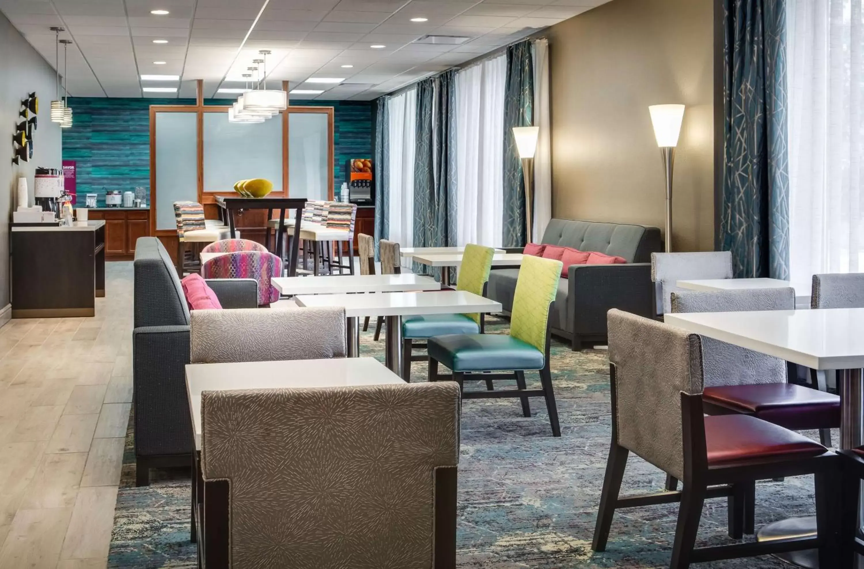 Lobby or reception, Restaurant/Places to Eat in Hampton Inn Freeport