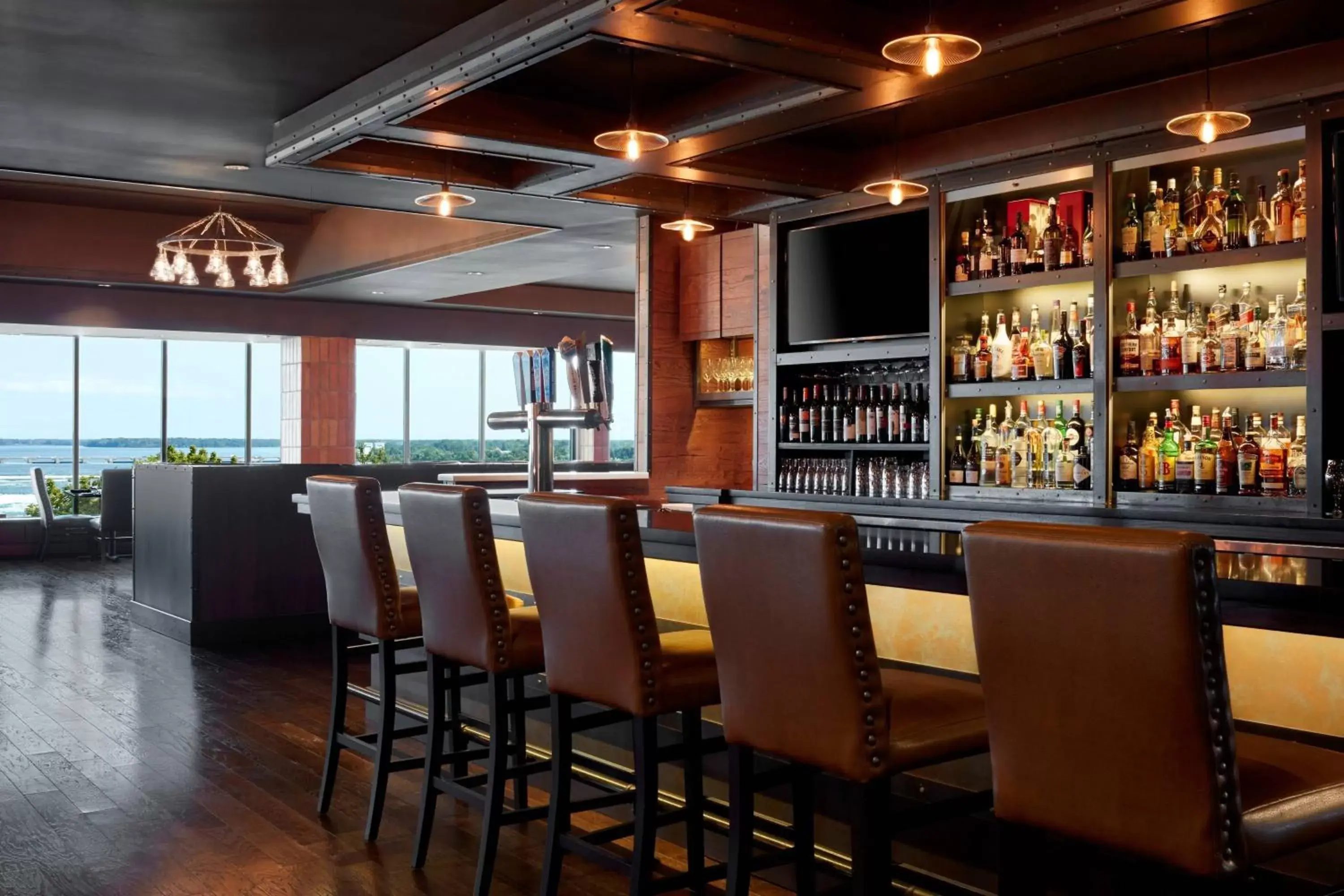 Restaurant/places to eat, Lounge/Bar in Niagara Falls Marriott Fallsview Hotel & Spa