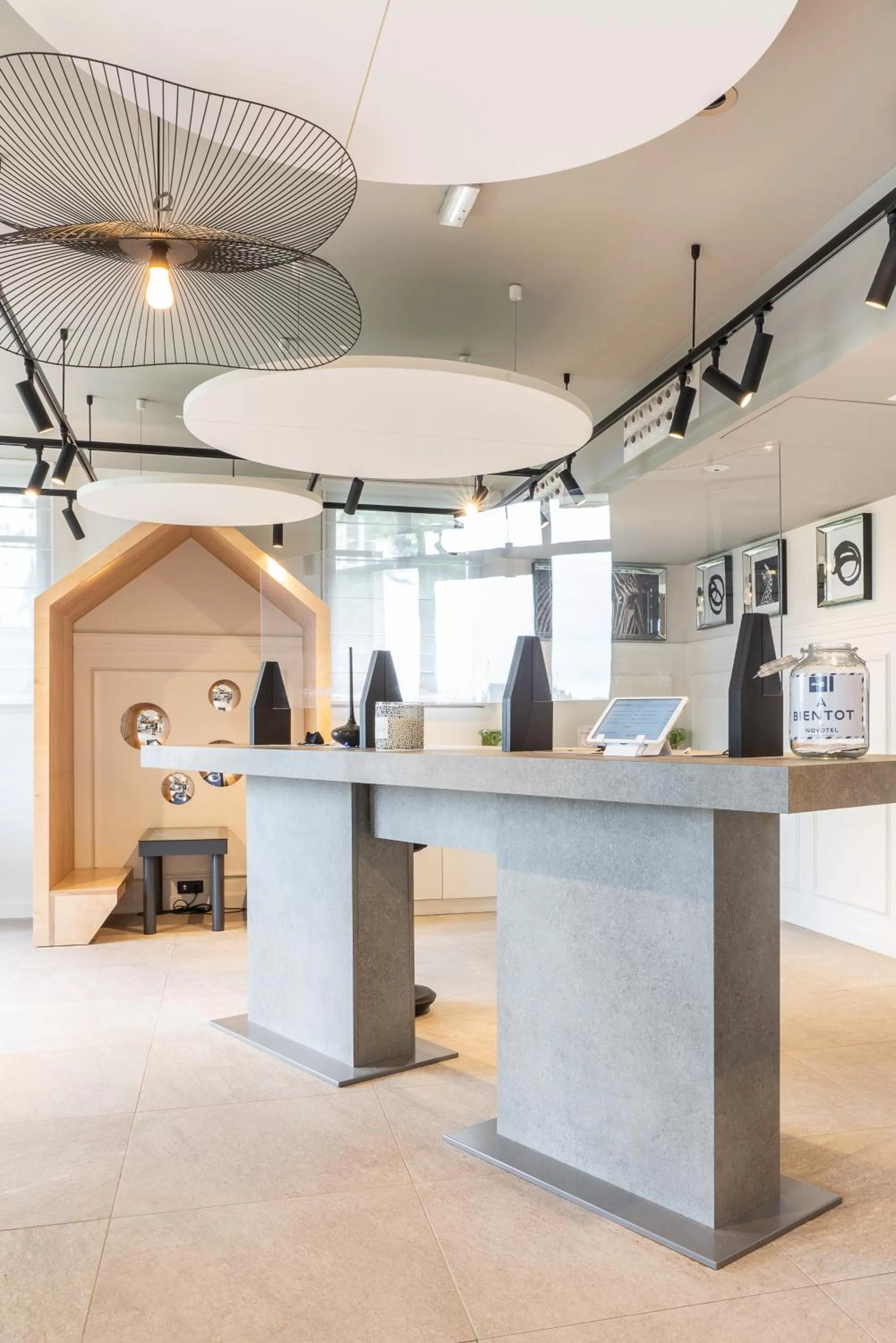 Lobby or reception in Novotel Deauville Plage