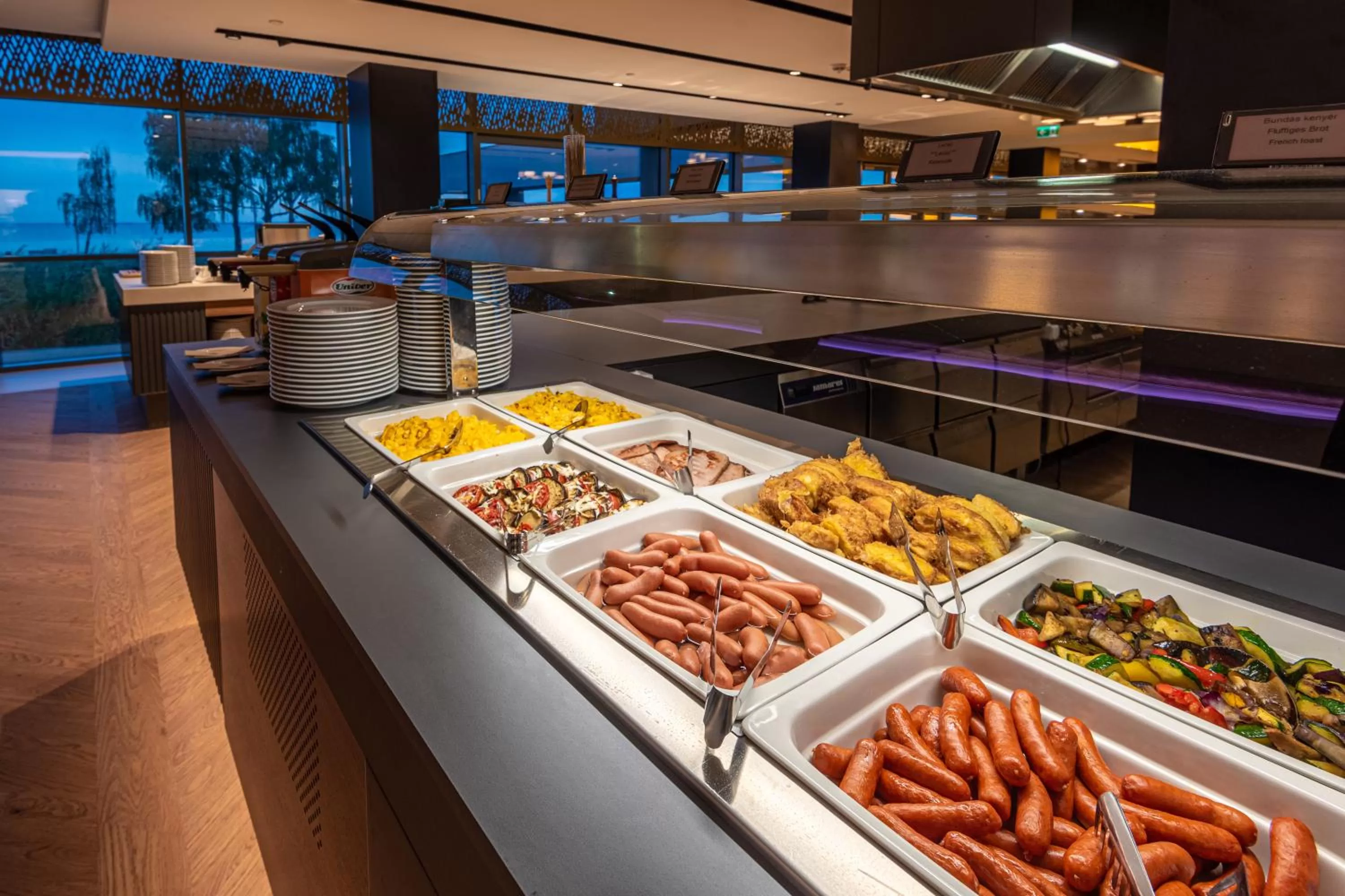 Restaurant/places to eat in Hotel Helikon, Keszthely