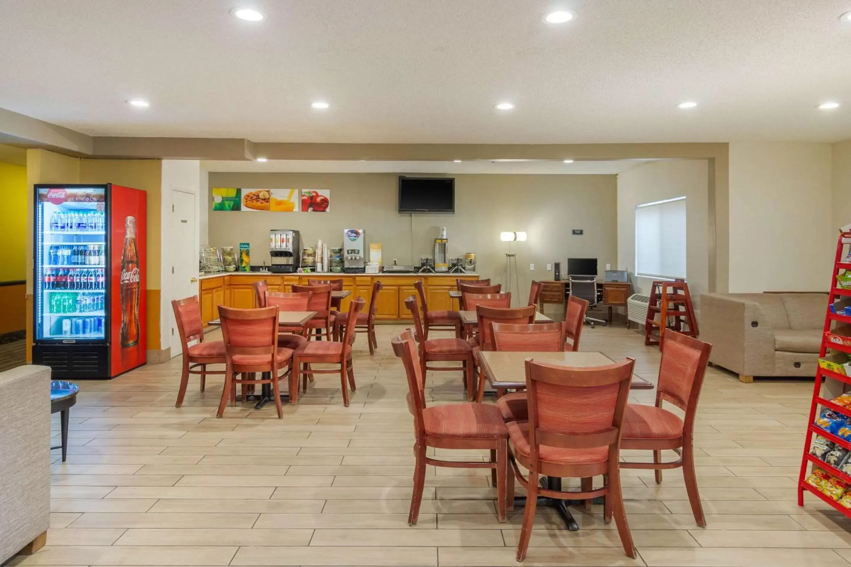 Restaurant/Places to Eat in Quality Inn & Suites Lakewood - Denver Southwest
