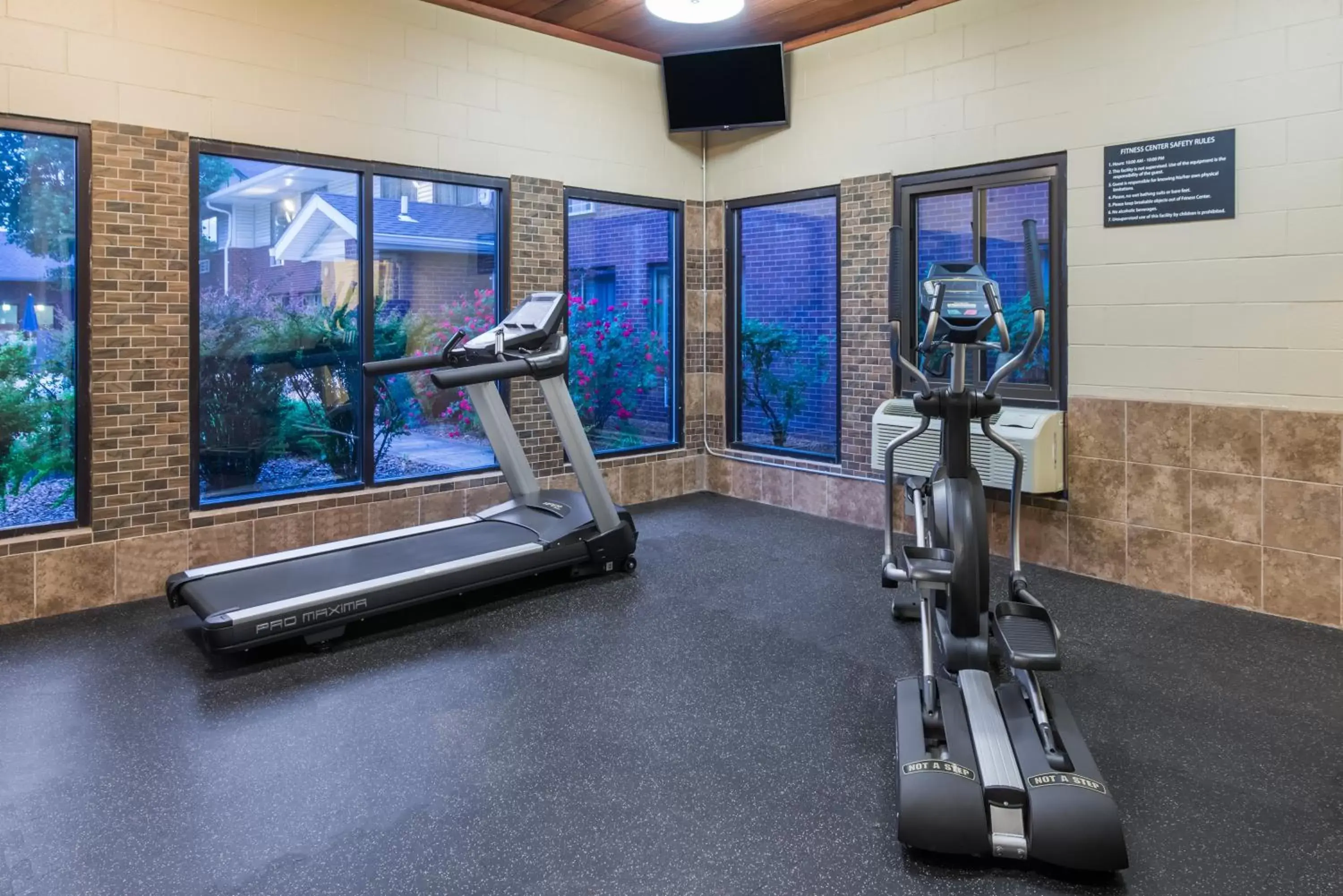 Fitness centre/facilities, View in Super 8 by Wyndham O'Fallon