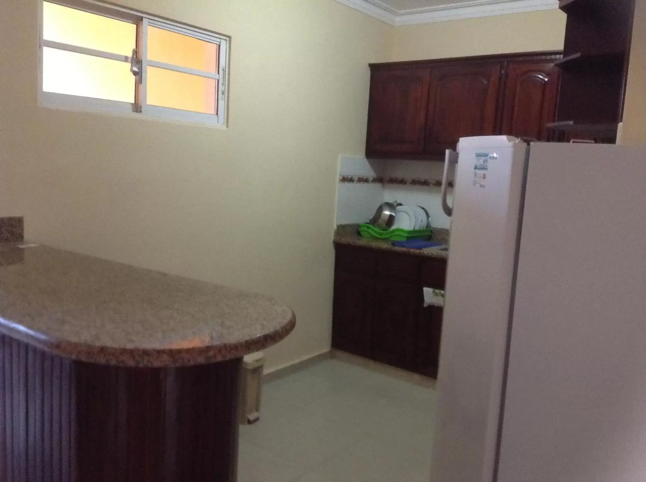 Kitchen or kitchenette, Kitchen/Kitchenette in White Sands shared apartments