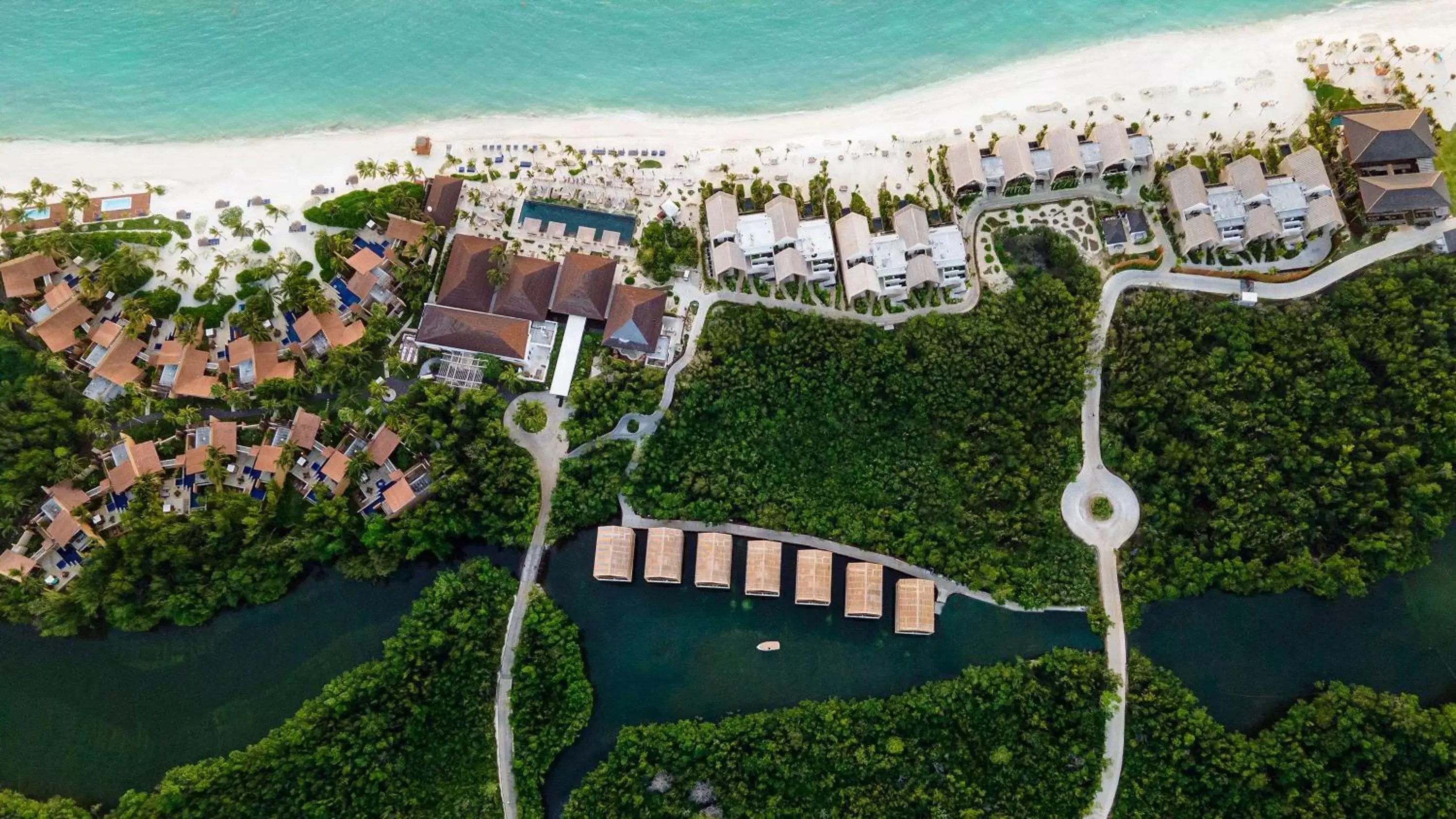 Property building, Bird's-eye View in Banyan Tree Mayakoba